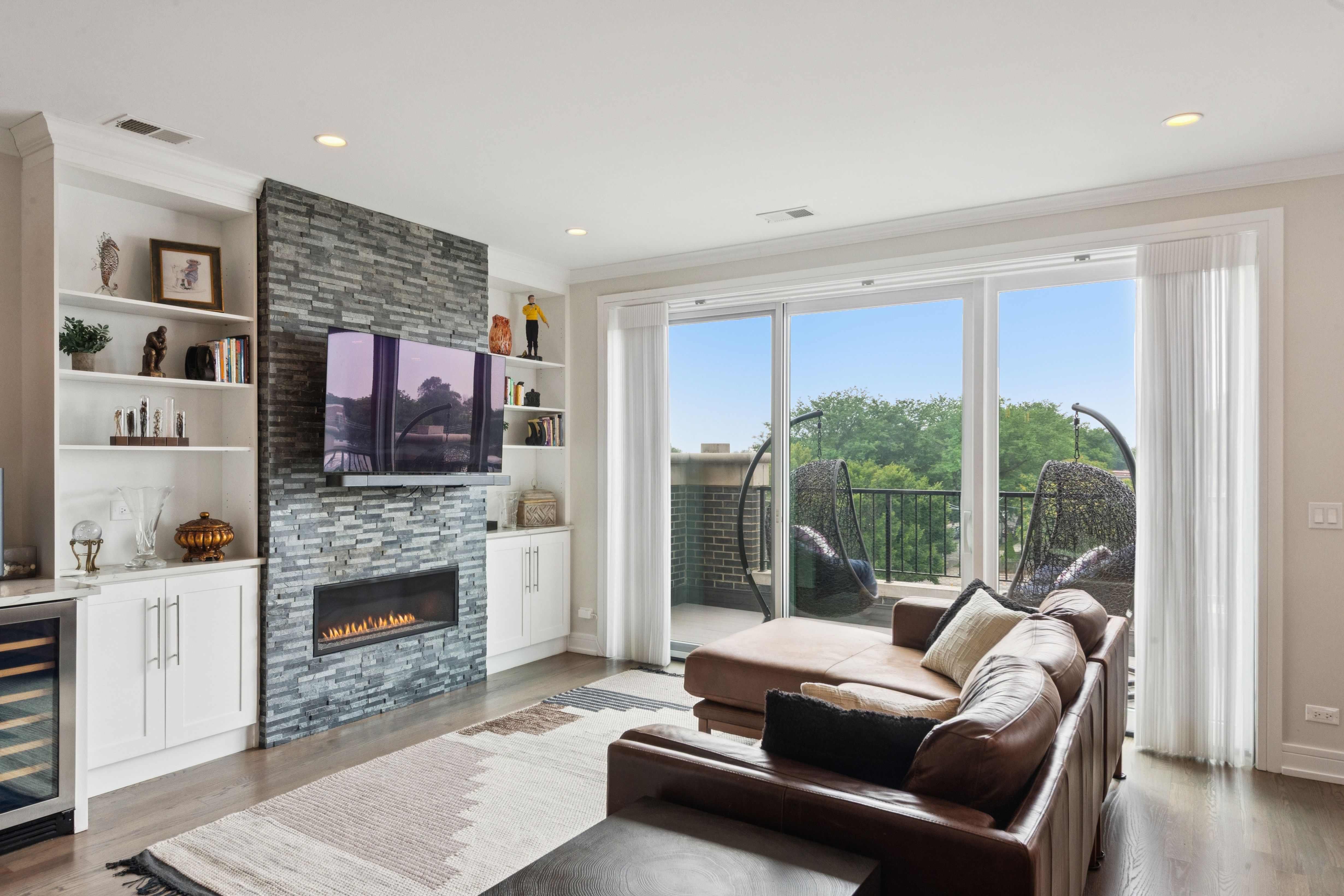  Move-In-Ready Penthouse With Exceptional Indoor-Outdoor Living - 物件實景