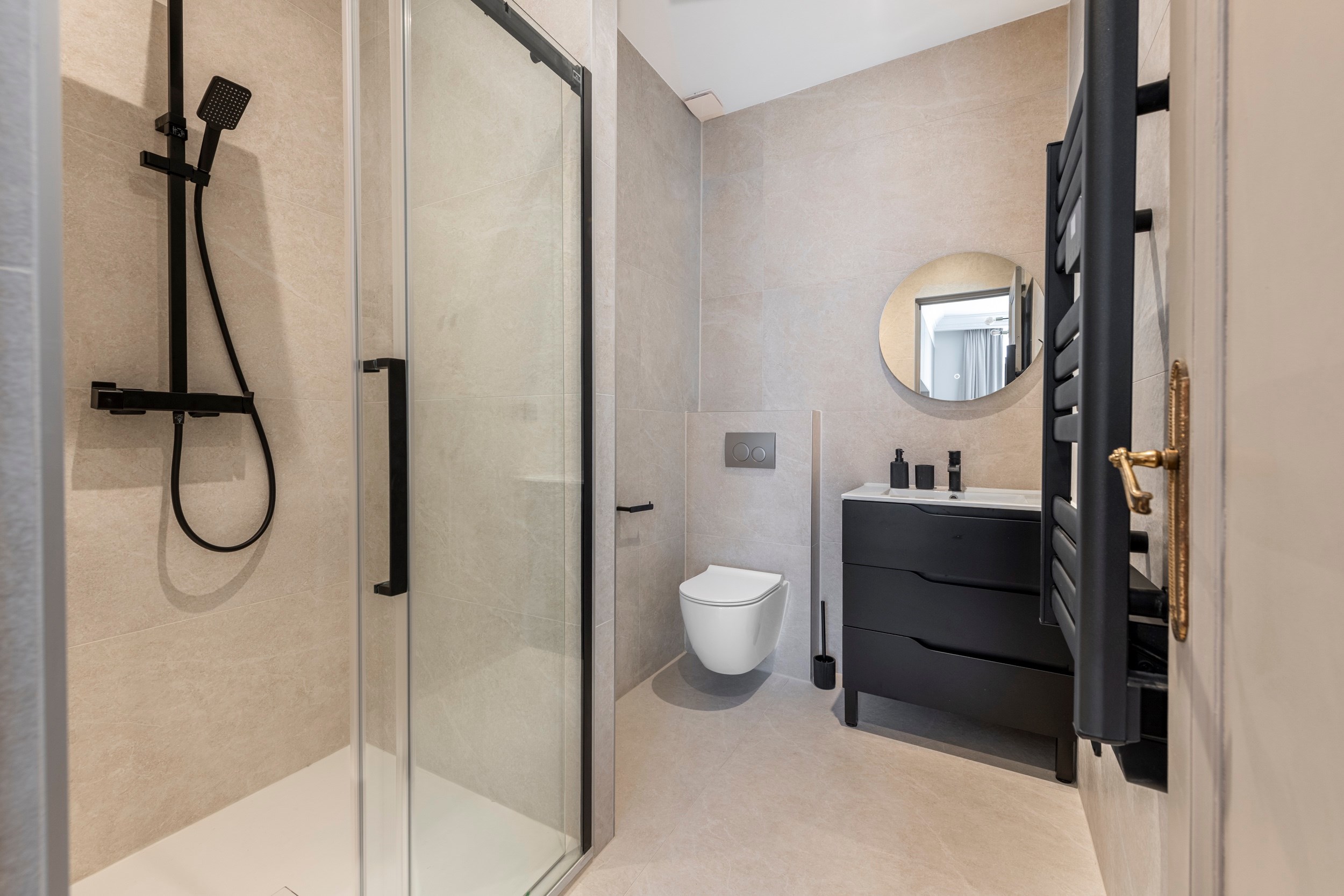  Negresco Residence, Luxuriously renovated two bedroom apartment. - 物件實景