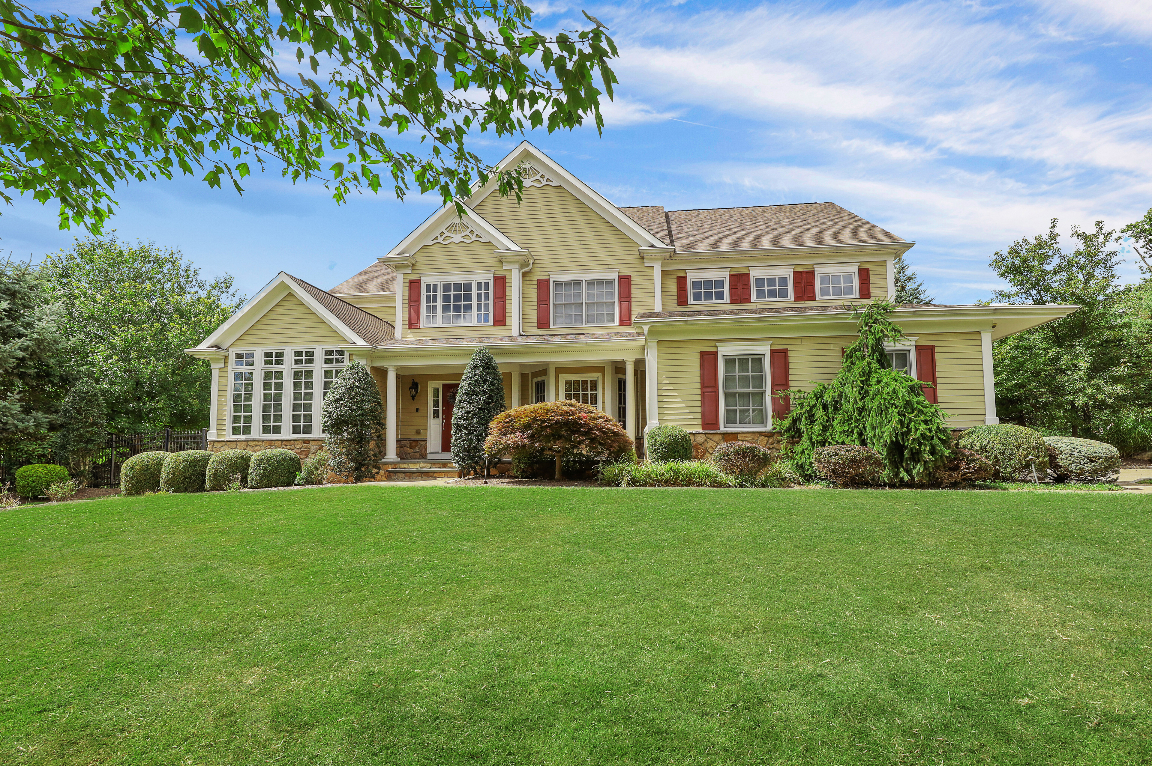22 Meadow Lake Drive, Mahwah, NJ 07430 