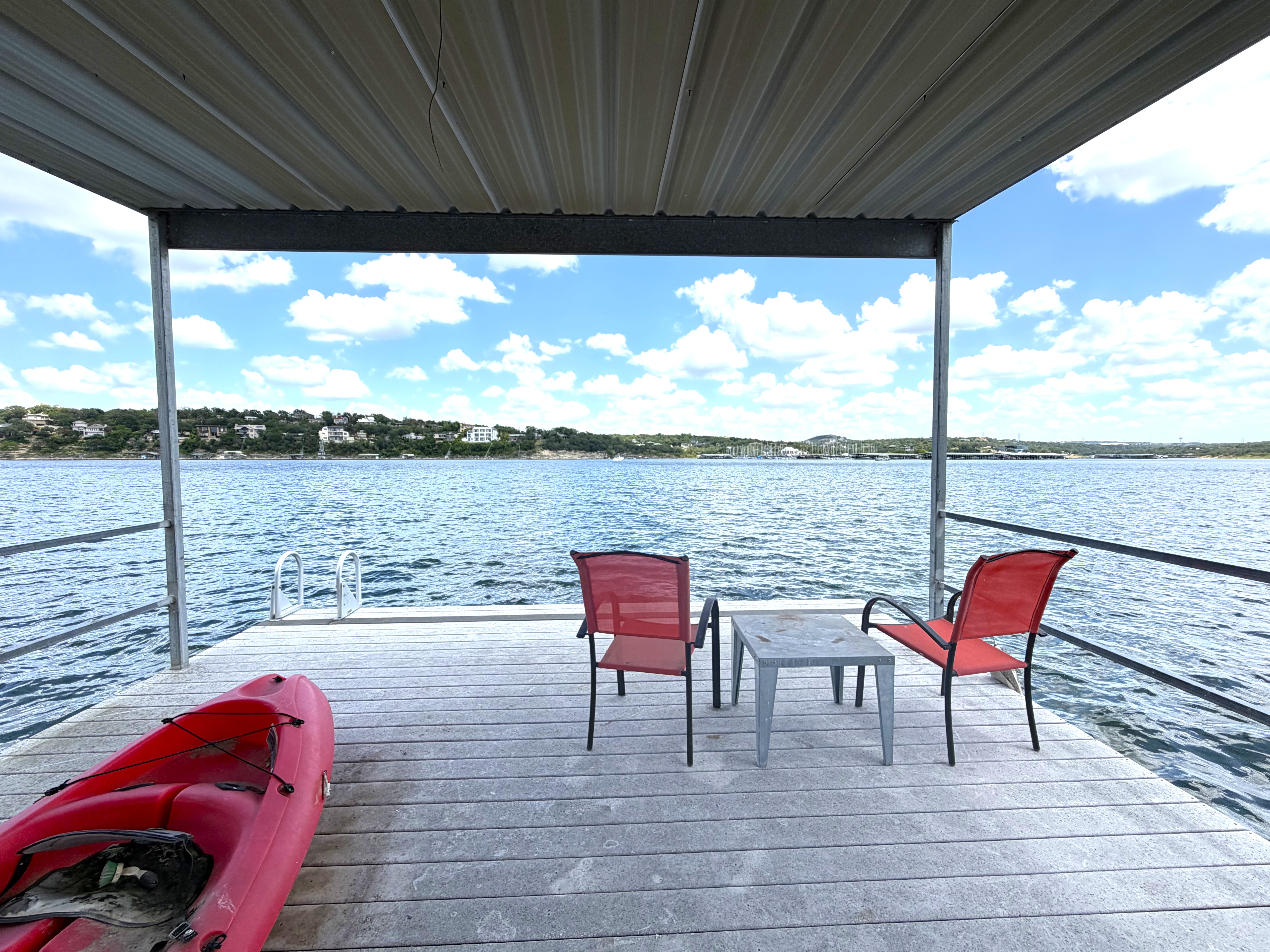  JUST LISTED - Charming lakefront retreat on Lake Travis - 物件實景
