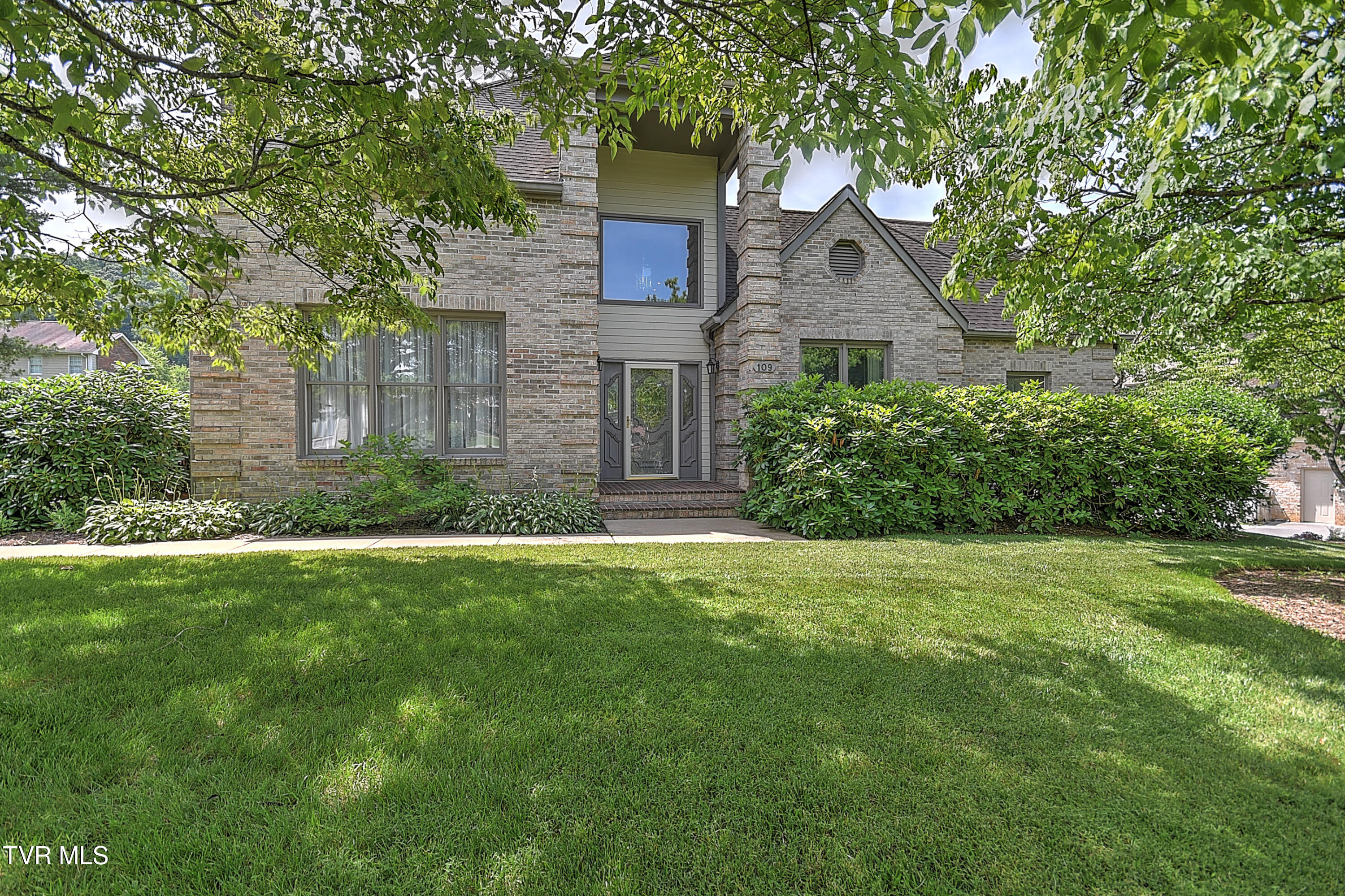 Johnson City, Tennessee, 37604, United States, 4 Bedrooms Bedrooms, ,3 BathroomsBathrooms,Residential,For Sale,1870775
