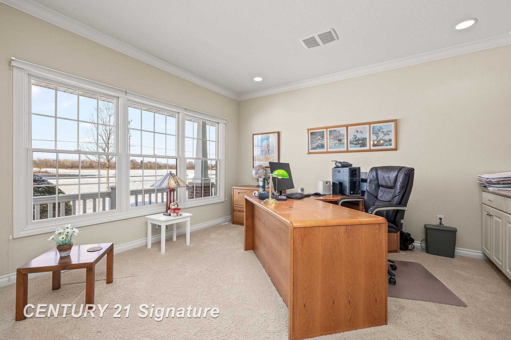 Freeland, Michigan, 48623, United States, 5 Bedrooms Bedrooms, ,4 BathroomsBathrooms,Residential,For Sale,1973671