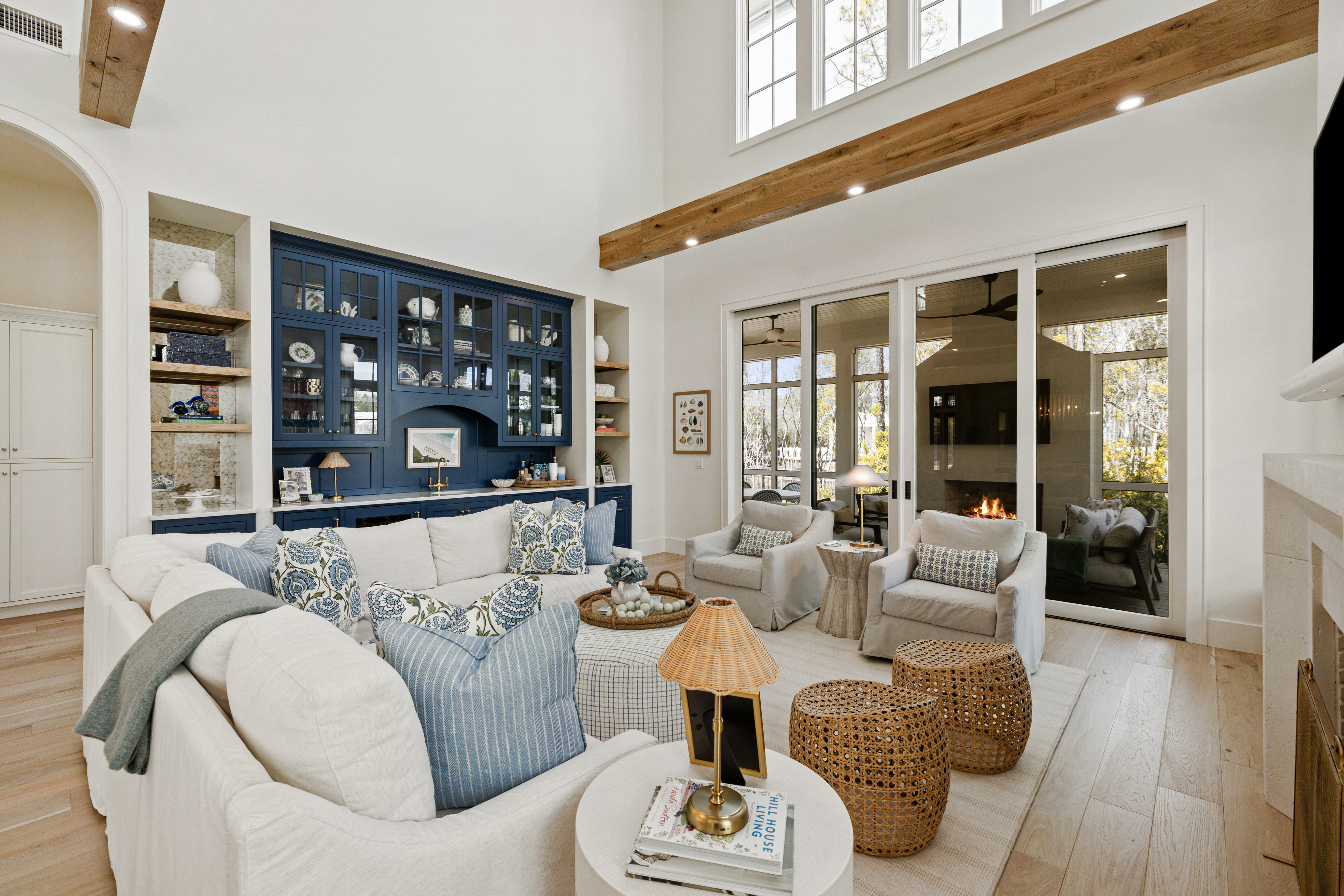  Refined Coastal Residence With Designer Interiors And Exceptional Craftsmanship - 物件實景