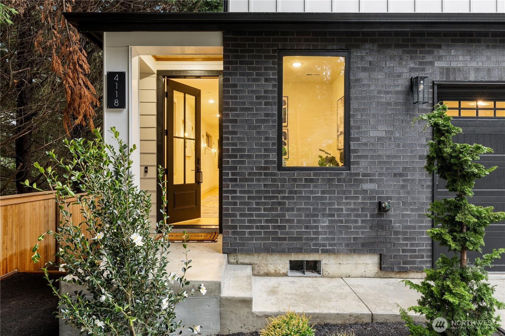 BELLEVUE, Washington, 98006, United States, 3 Bedrooms Bedrooms, ,3 BathroomsBathrooms,Residential,For Sale,1999825