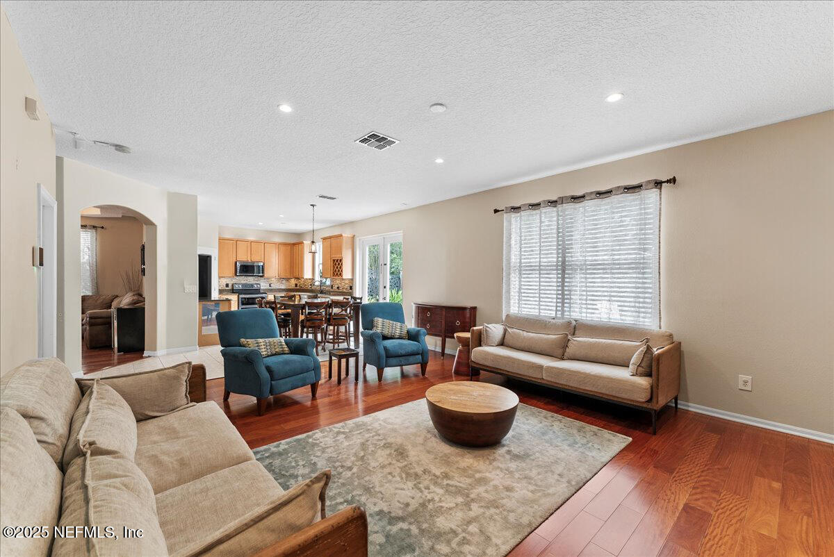 Orlando, Florida, 32825, United States, 3 Bedrooms Bedrooms, ,3 BathroomsBathrooms,Residential,For Sale,1975410