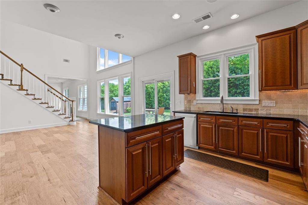 Smyrna, Georgia, 30080, United States, 4 Bedrooms Bedrooms, ,4 BathroomsBathrooms,Residential,For Sale,1805017