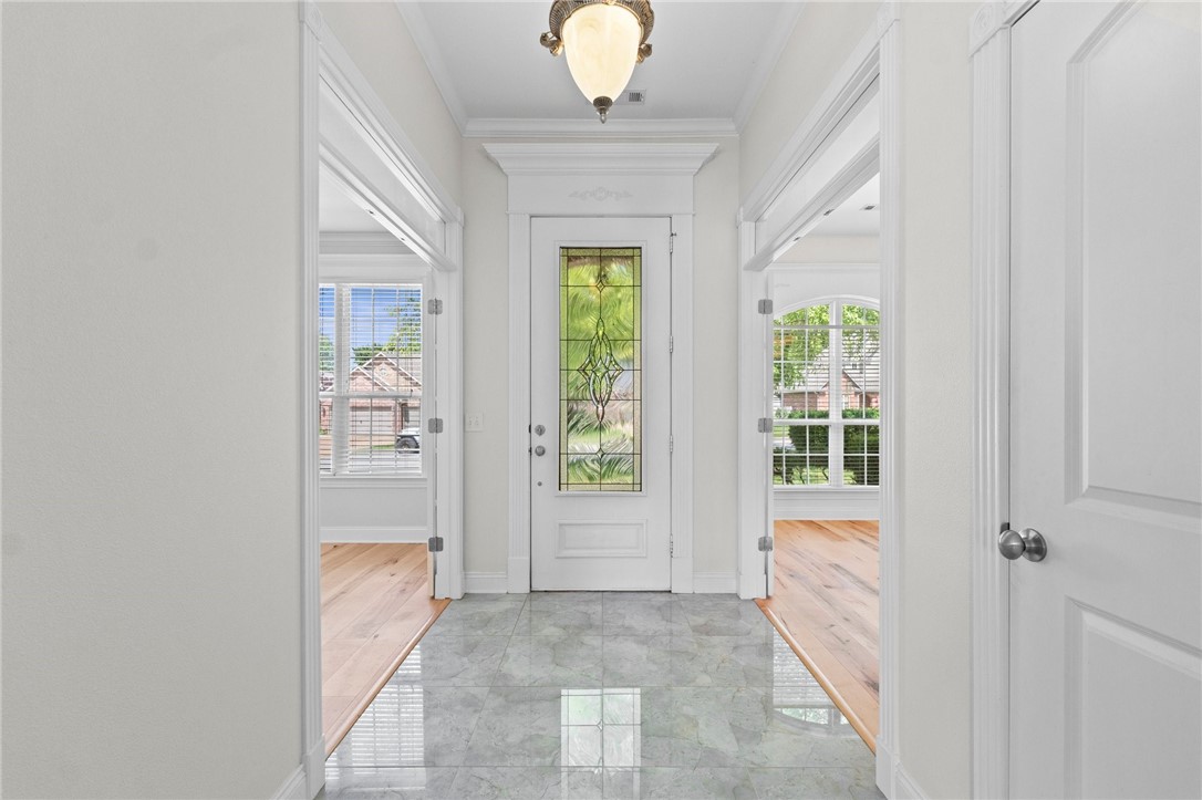 Fayetteville, Arkansas, 72701, United States, 5 Bedrooms Bedrooms, ,4 BathroomsBathrooms,Residential,For Sale,1838012