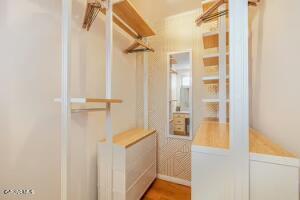 Van Nuys, California, 91405, United States, 3 Bedrooms Bedrooms, ,2 BathroomsBathrooms,Residential,For Sale,1939328