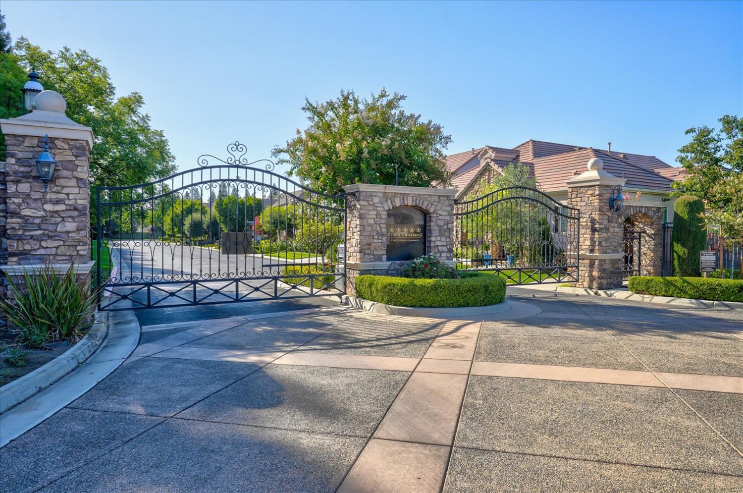 Clovis, California, 93619, United States, 3 Bedrooms Bedrooms, ,2 BathroomsBathrooms,Residential,For Sale,1942854