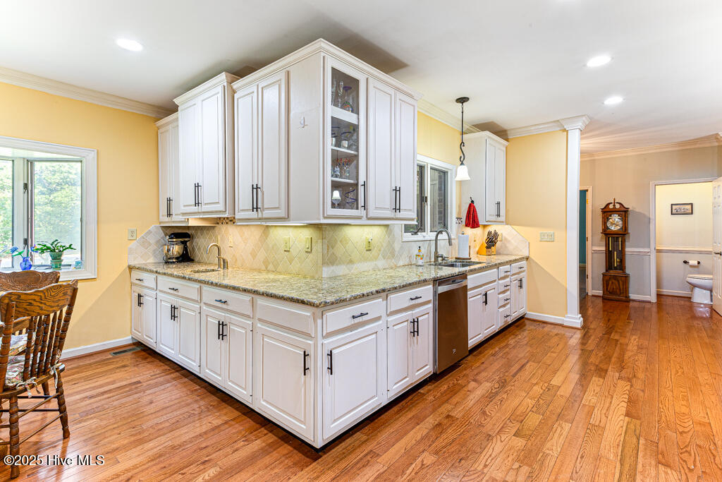 Pinehurst, North Carolina, 28374, United States, 3 Bedrooms Bedrooms, ,4 BathroomsBathrooms,Residential,For Sale,1875660
