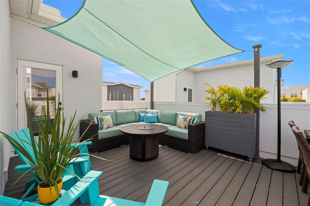 St Petersburg, Florida, 33701, United States, 2 Bedrooms Bedrooms, ,3 BathroomsBathrooms,Residential,For Sale,1994589