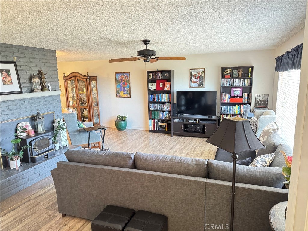 Escondido, California, 92026, United States, 4 Bedrooms Bedrooms, ,3 BathroomsBathrooms,Residential,For Sale,1977557