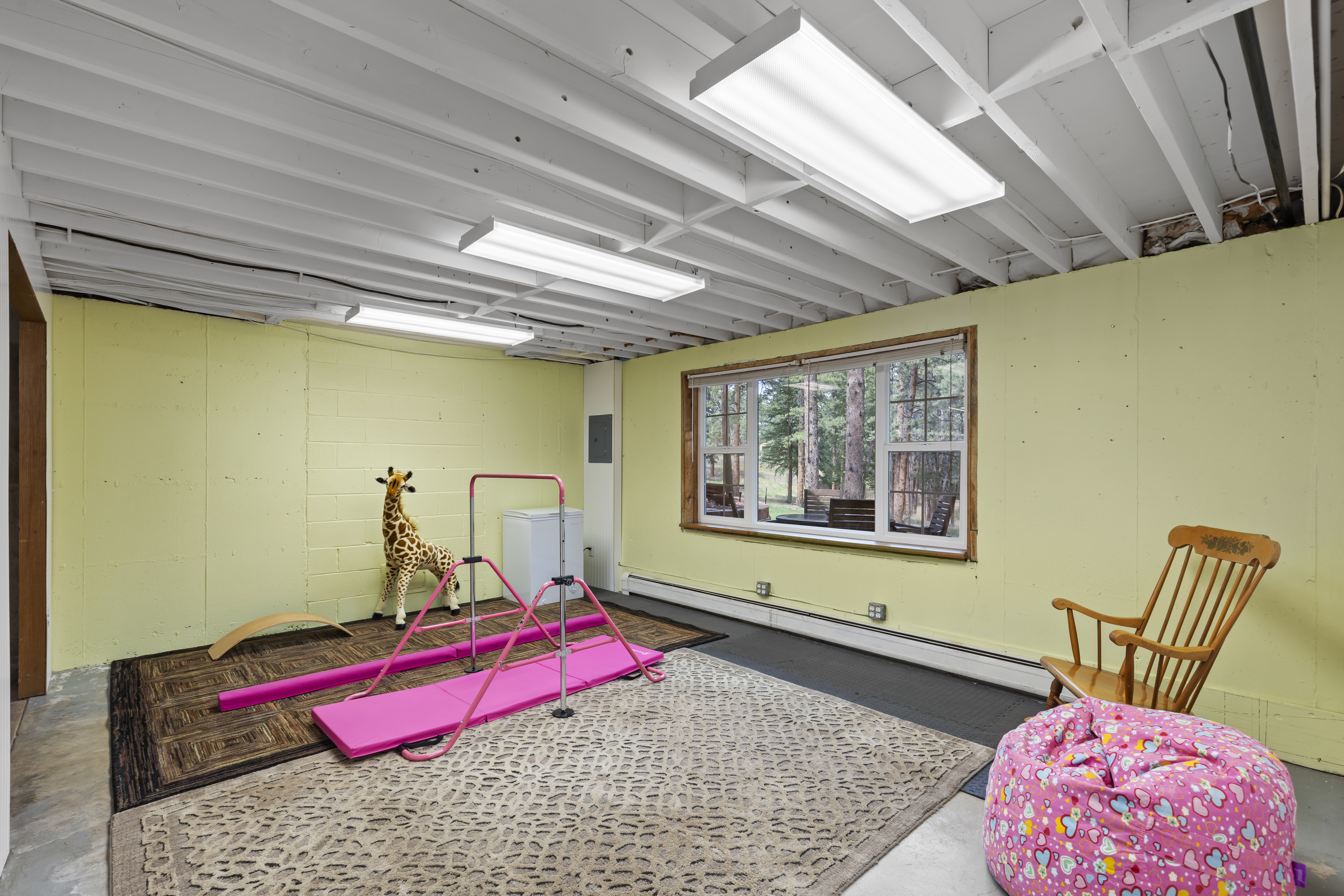  Charming Indian Hills Home on a Rare 1.6-Acre Lot - 物件實景