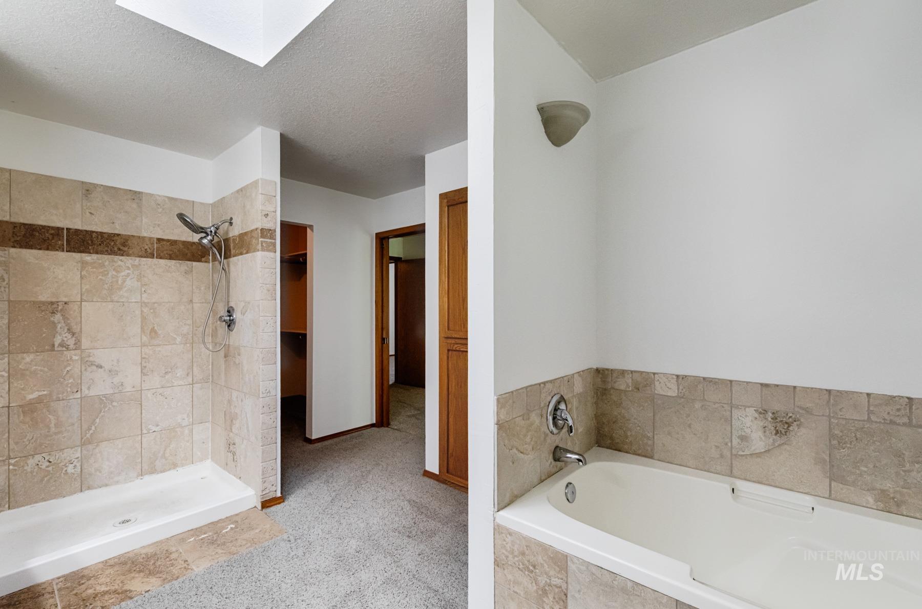 Kuna, Idaho, 83634, United States, 6 Bedrooms Bedrooms, ,4 BathroomsBathrooms,Residential,For Sale,1950984