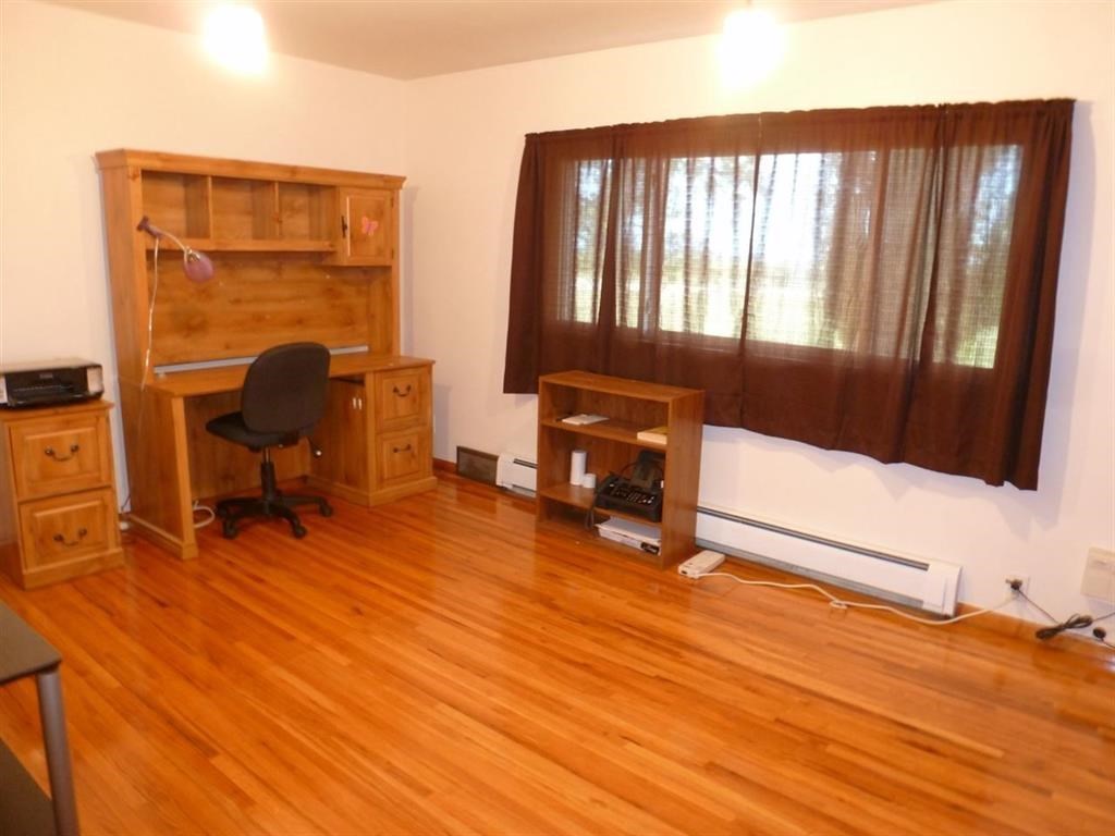 Plaza, North Dakota, 58771, United States, 3 Bedrooms Bedrooms, ,2 BathroomsBathrooms,Residential,For Sale,1981759