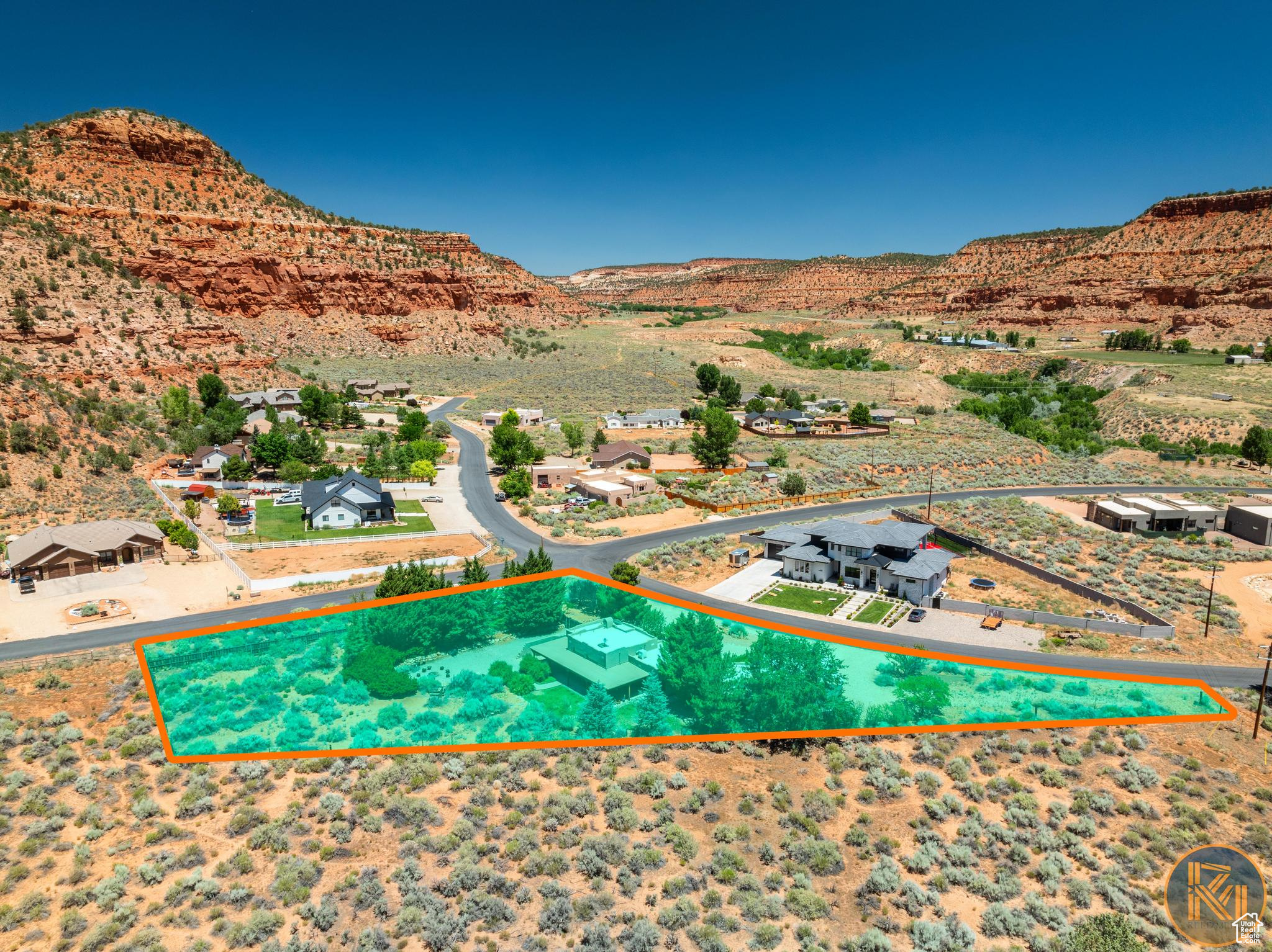 Kanab, Utah, 84741, United States, 2 Bedrooms Bedrooms, ,3 BathroomsBathrooms,Residential,For Sale,1903679