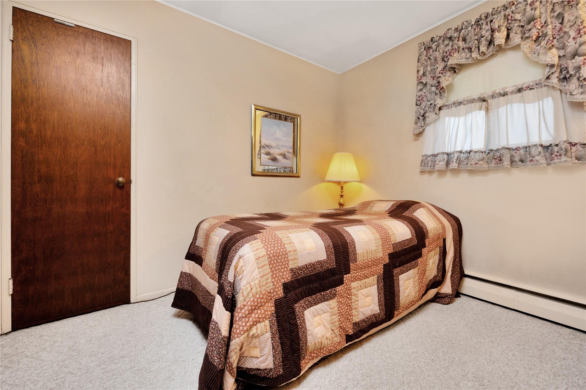 Farmingdale, New York, 11735, United States, 3 Bedrooms Bedrooms, ,2 BathroomsBathrooms,Residential,For Sale,1793248