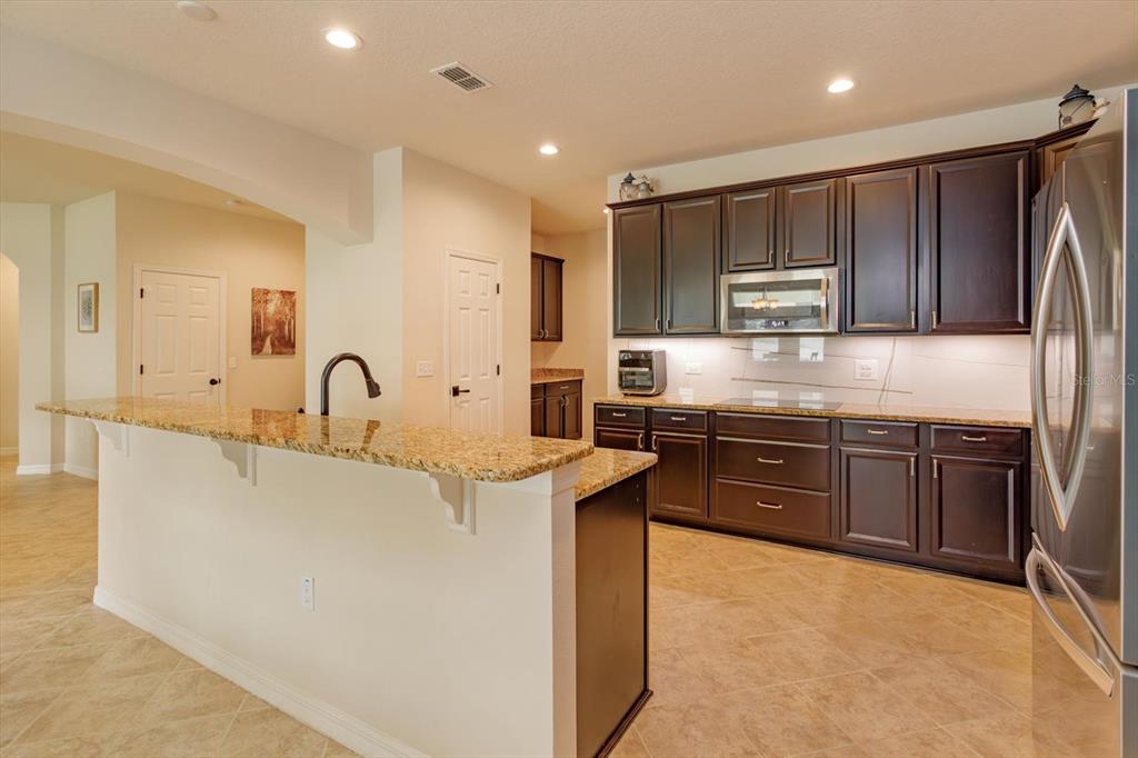 St Cloud, Florida, 34771, United States, 7 Bedrooms Bedrooms, ,4 BathroomsBathrooms,Residential,For Sale,1885076