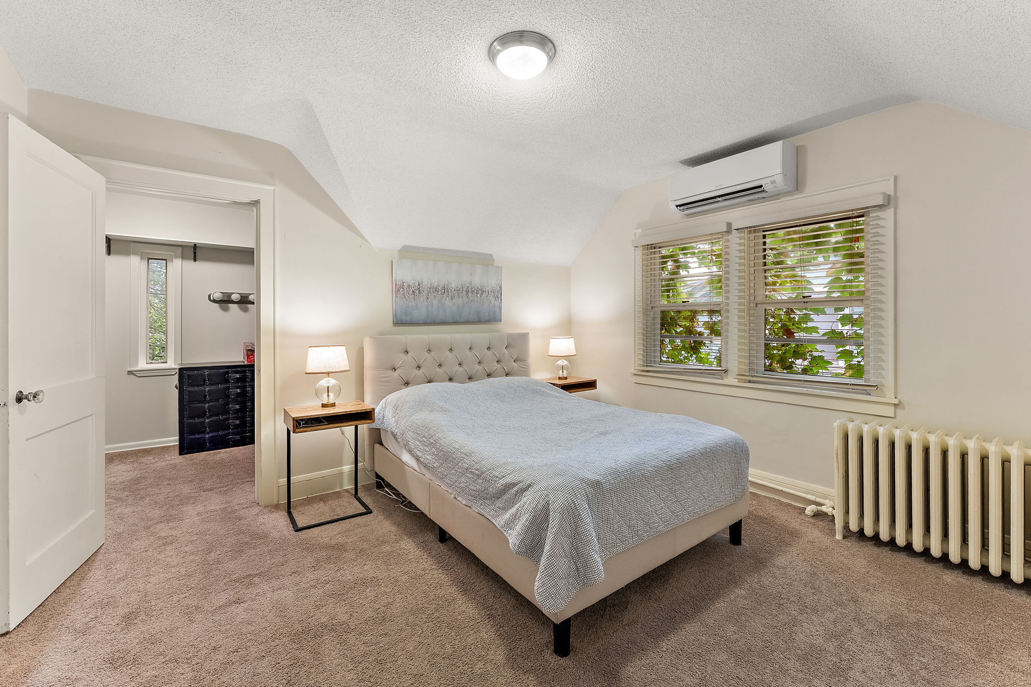  Classic Character and Exceptional Space in Linden Hills - 物件實景