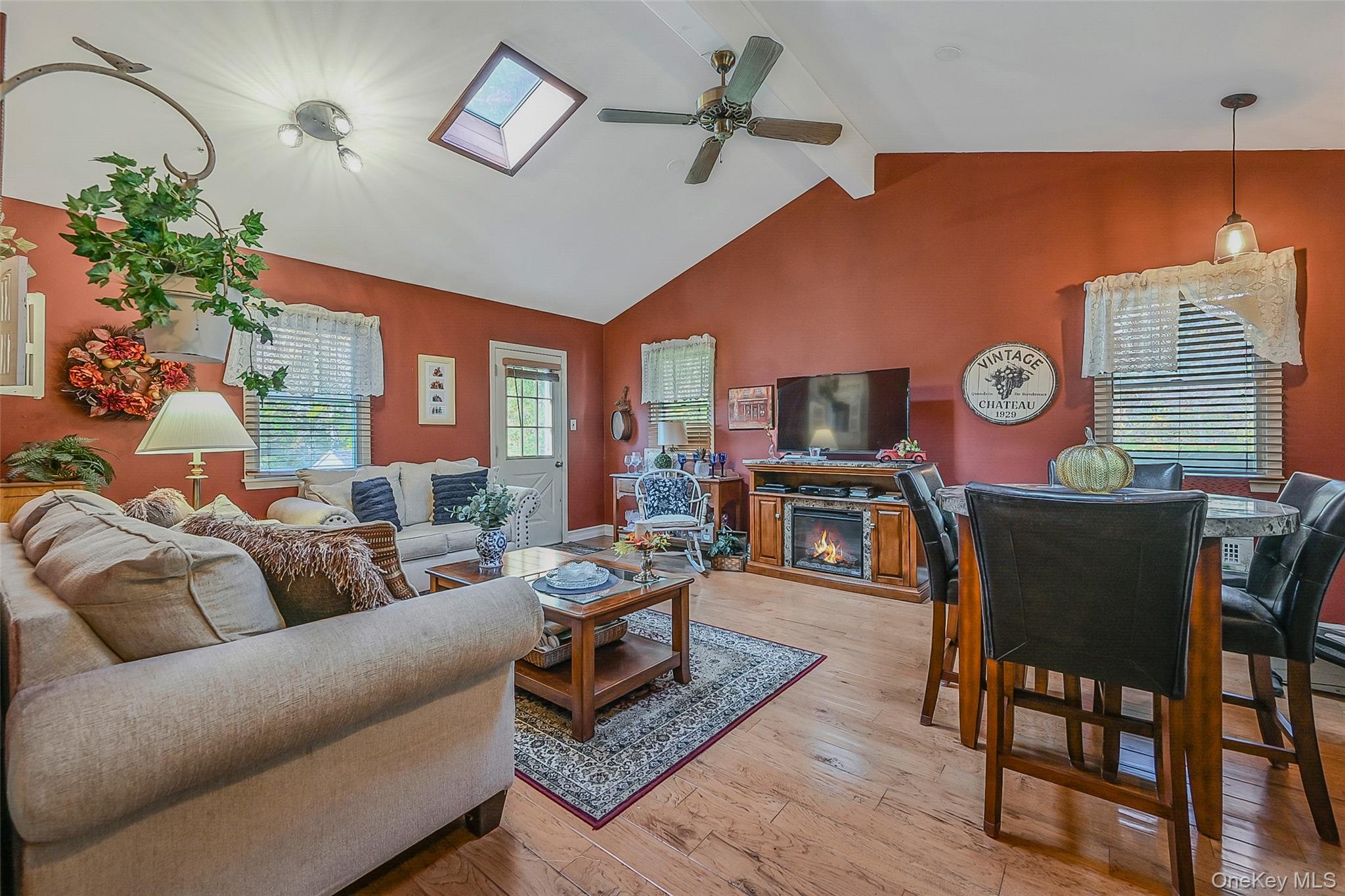 Selden, New York, 11784, United States, 3 Bedrooms Bedrooms, ,2 BathroomsBathrooms,Residential,For Sale,1988093