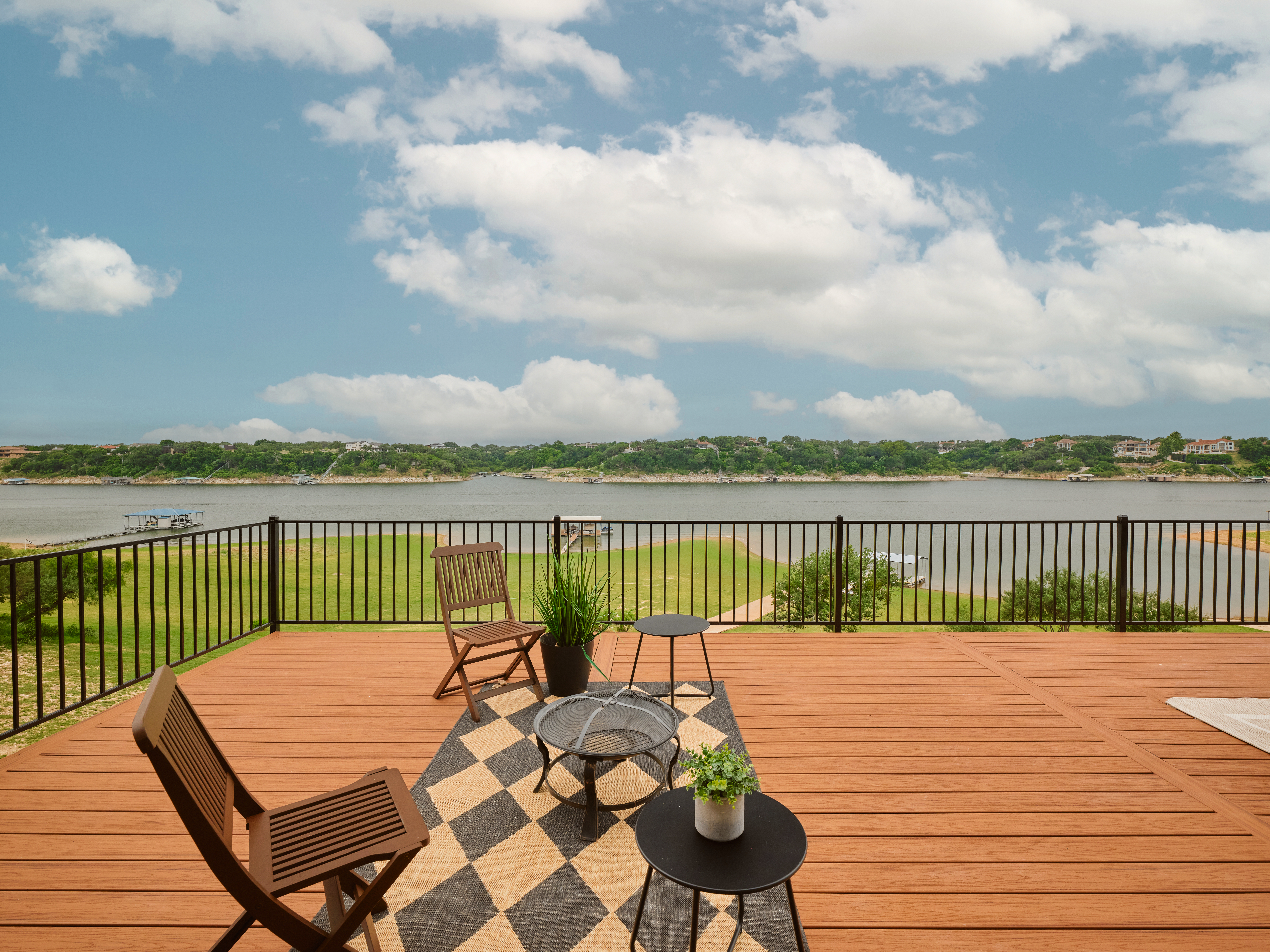  Architectural Elegance Meets Lakeside Living  25623 Singleton Dr, Marble Falls - 物件實景