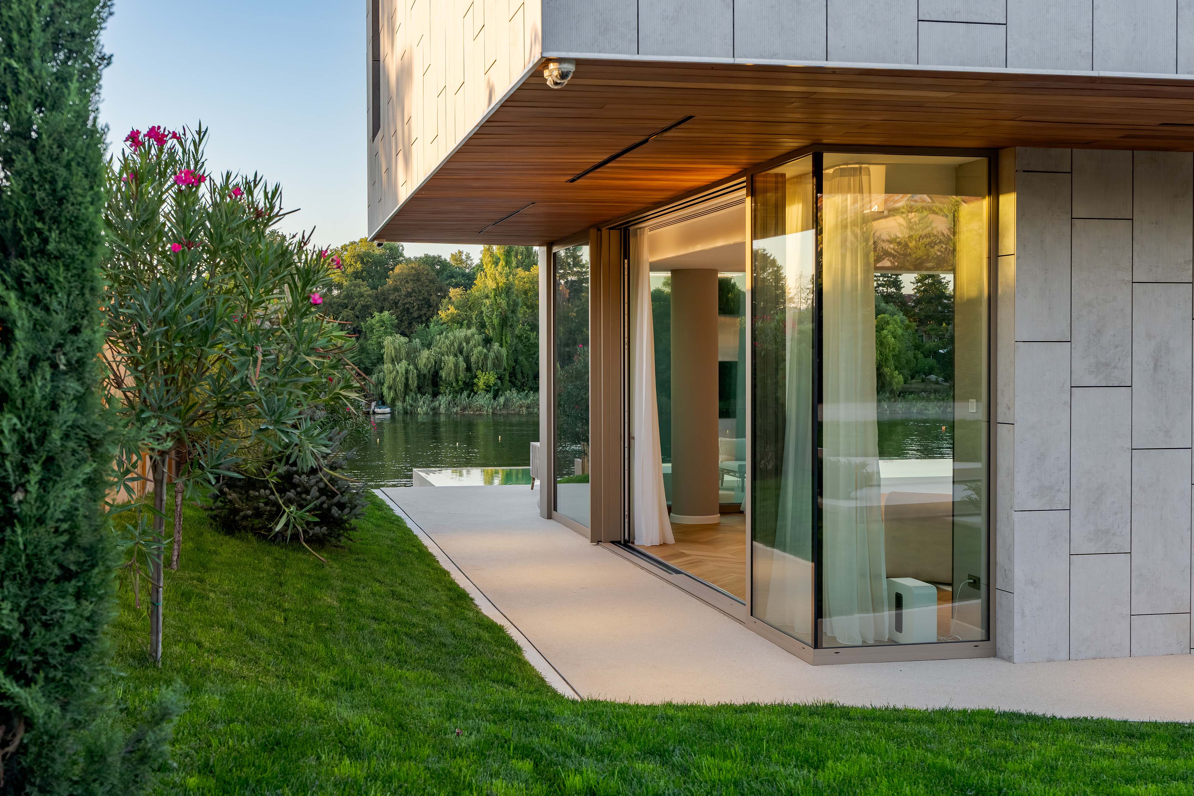  Unique Lakeside Villa on Snagov Lake, Romania - 物件實景