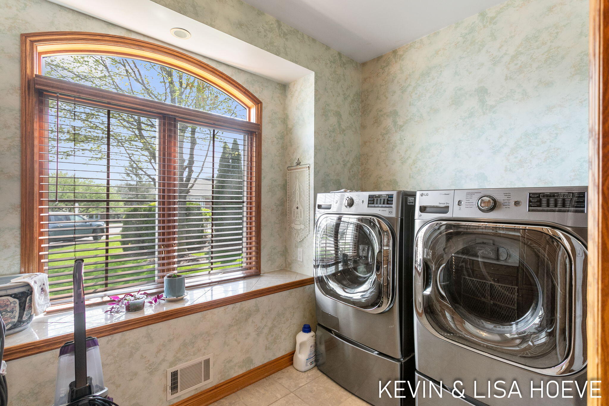 Zeeland, Michigan, 49464, United States, 3 Bedrooms Bedrooms, ,4 BathroomsBathrooms,Residential,For Sale,1794959