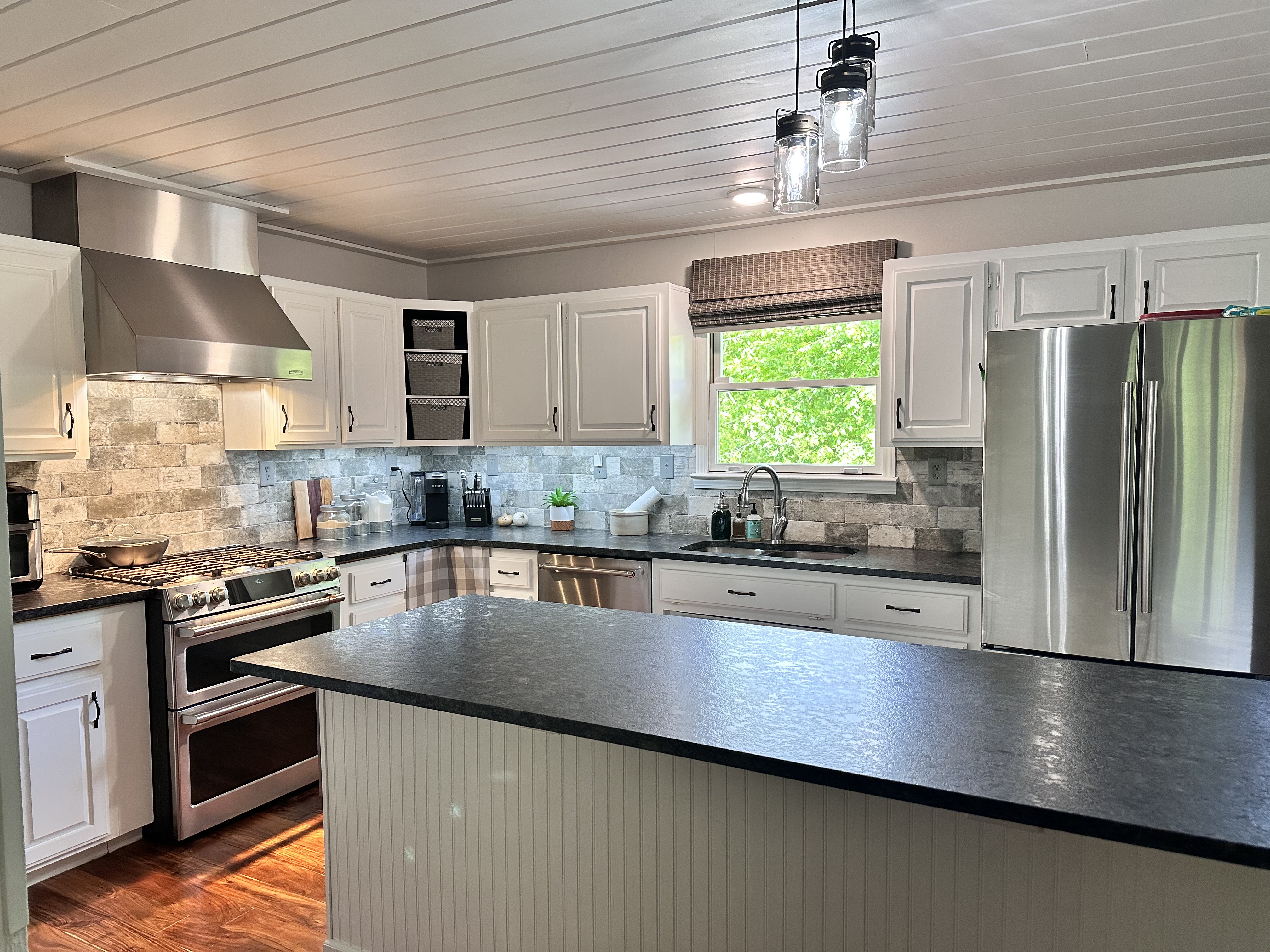 Shepherdsville, Kentucky, 40165, United States, 3 Bedrooms Bedrooms, ,2 BathroomsBathrooms,Residential,For Sale,1944660