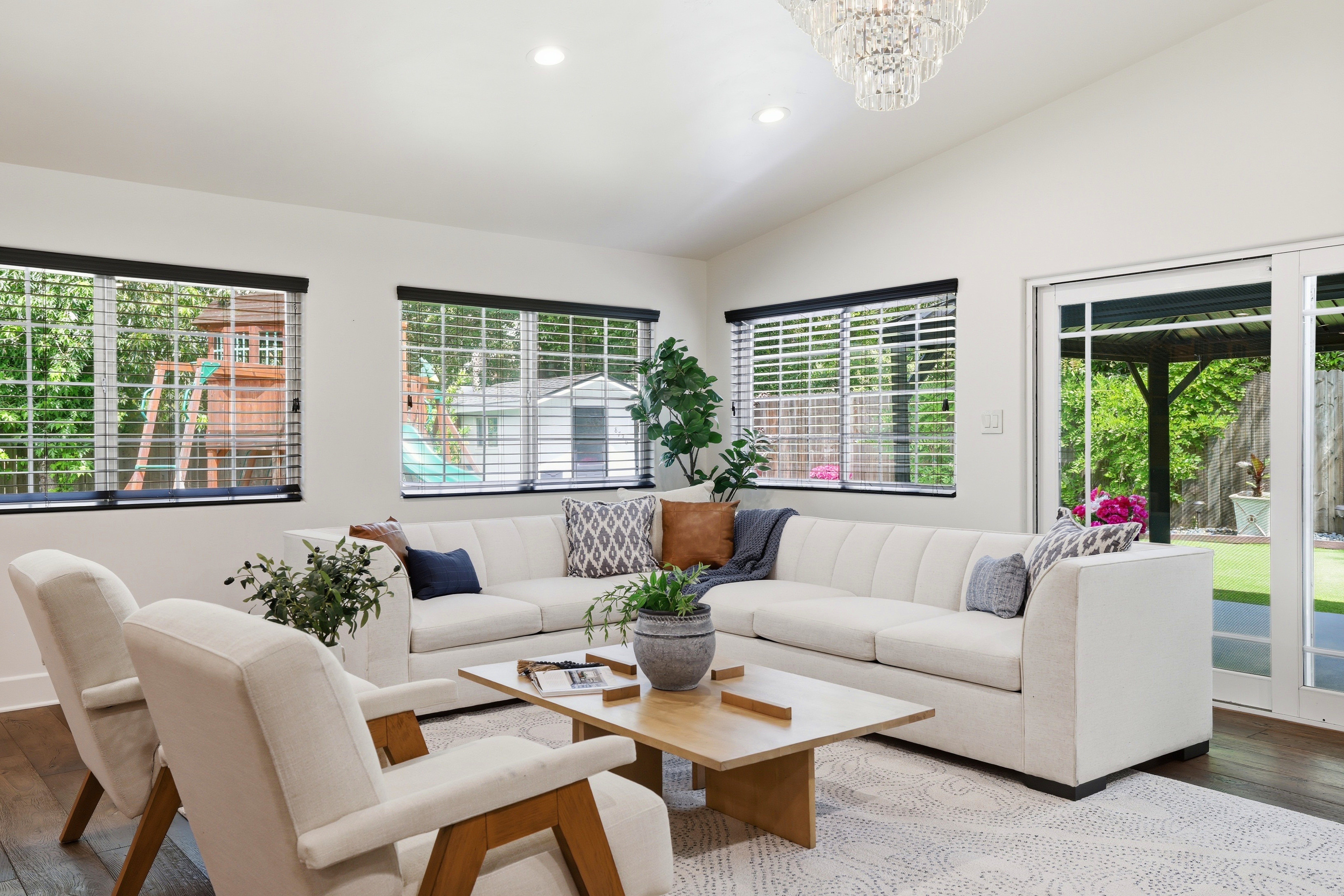  8735 Phoenix Avenue, Fair Oaks, CA 95628 - 物件實景