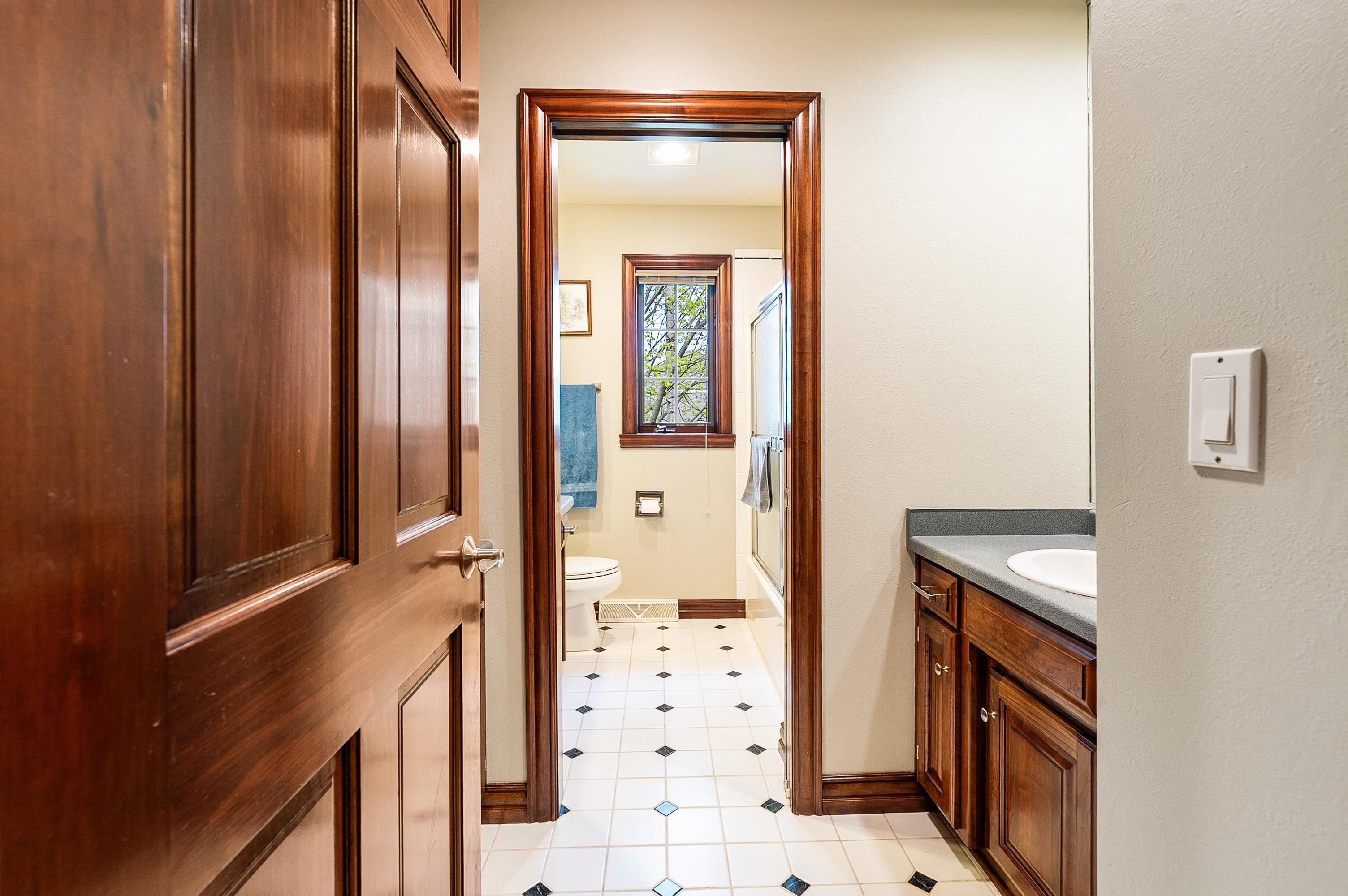 GREEN BAY, Wisconsin, 54313, United States, 4 Bedrooms Bedrooms, ,5 BathroomsBathrooms,Residential,For Sale,2048665