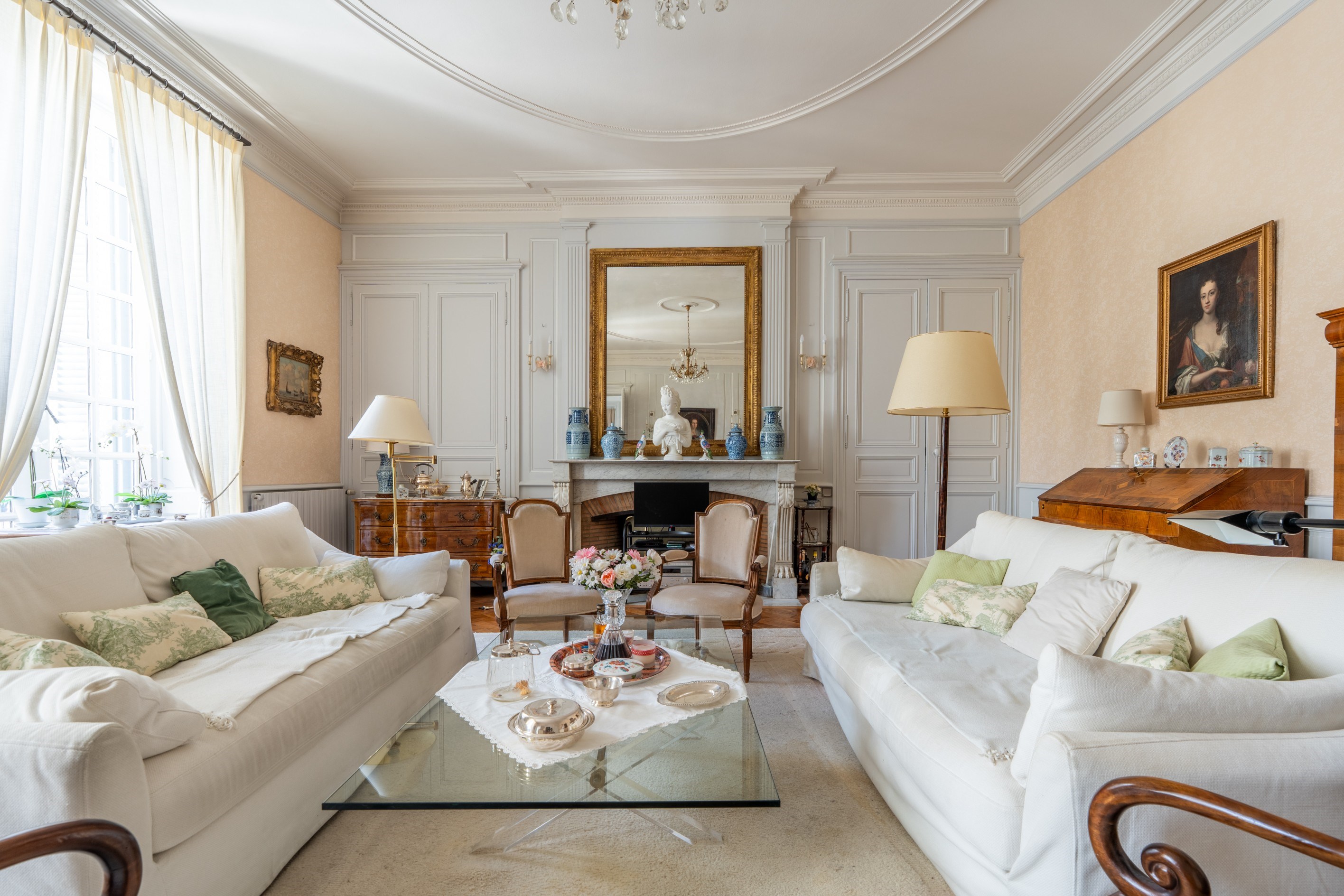  Live History in One of the Most Soulful Private Mansions in the Heart of Tours - 物件實景