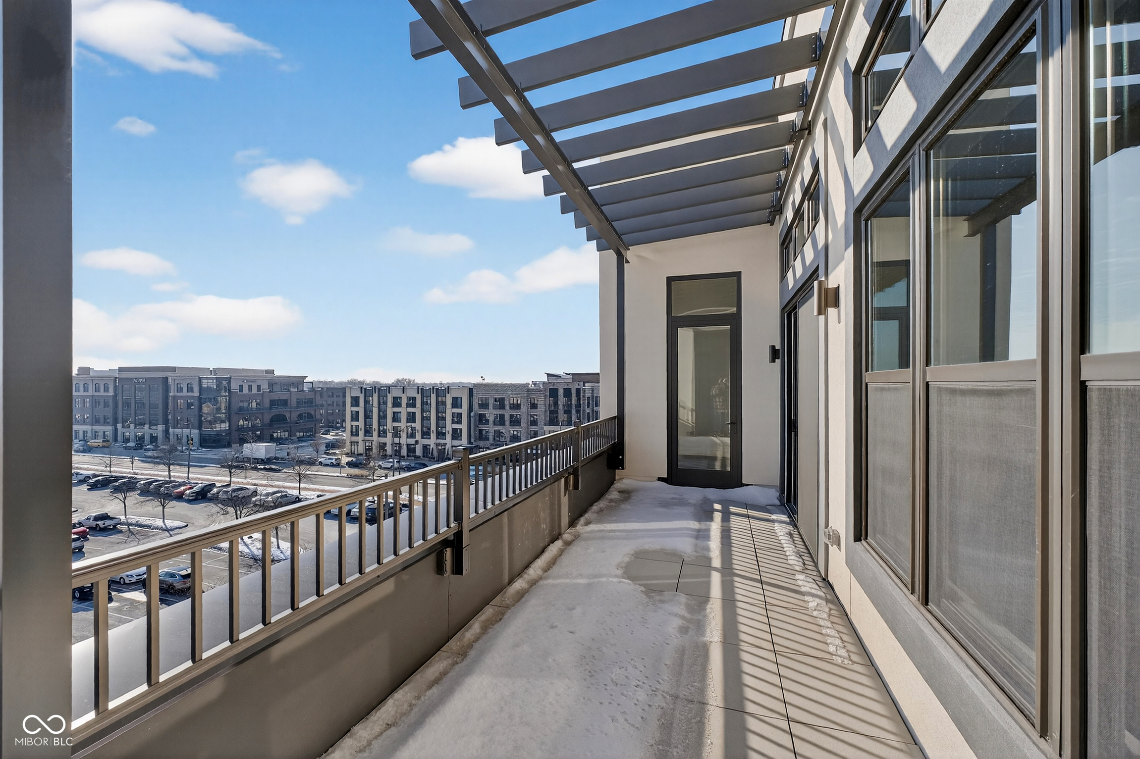 Carmel, Indiana, 46032, United States, 2 Bedrooms Bedrooms, ,3 BathroomsBathrooms,Residential,For Sale,1977129