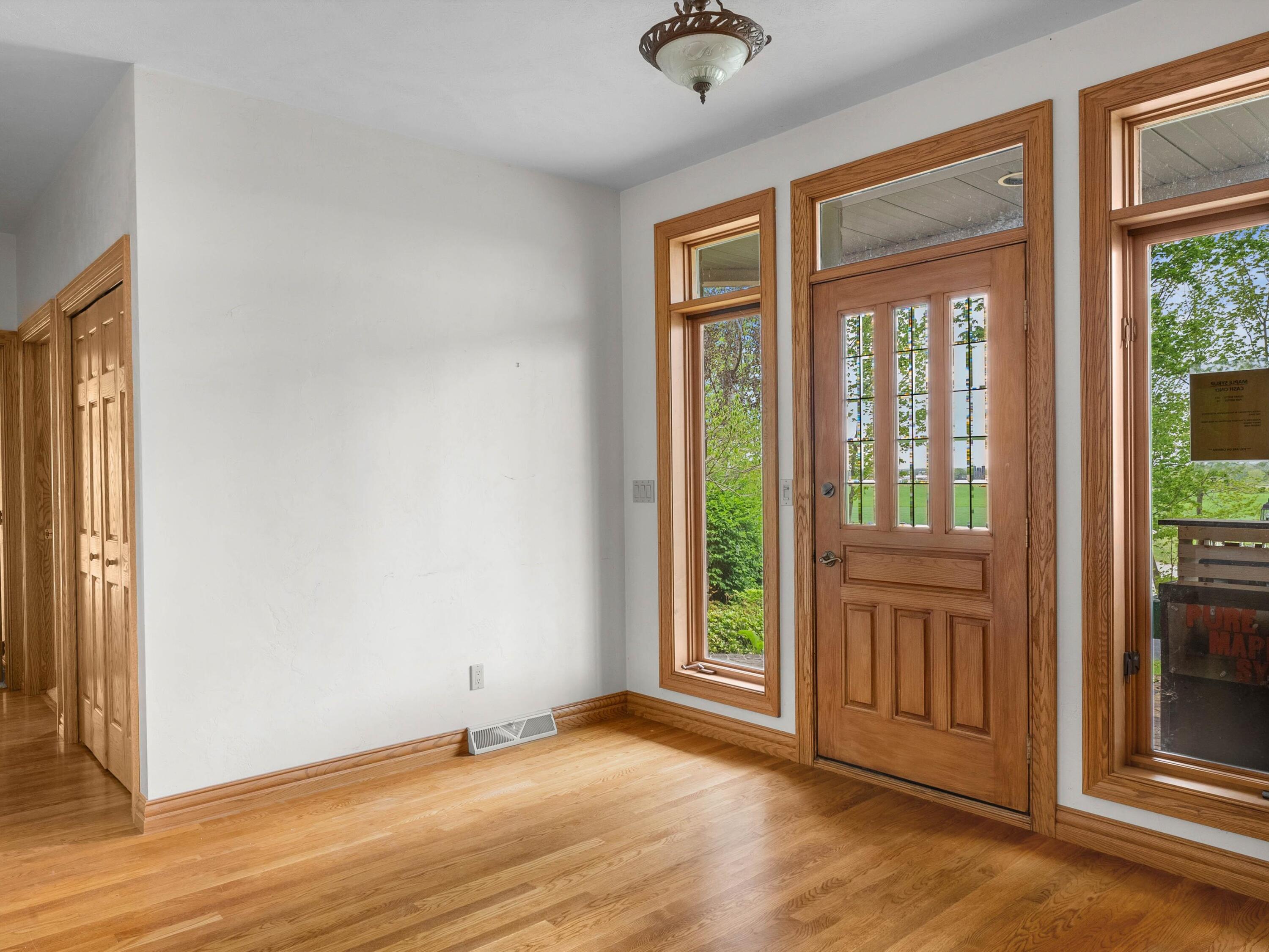 Eaton, Wisconsin, 54245, United States, 3 Bedrooms Bedrooms, ,4 BathroomsBathrooms,Residential,For Sale,1926569