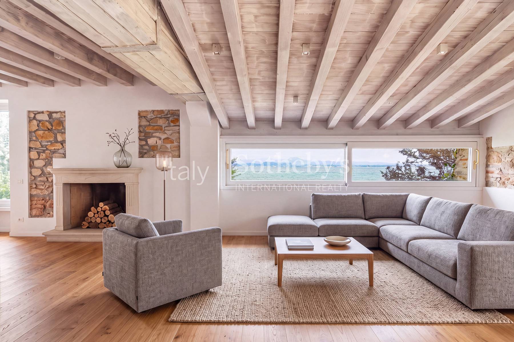  A timeless lakefront farmhouse - 物件實景