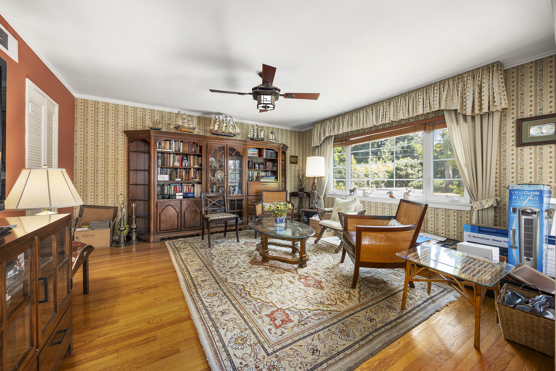 Pasadena, California, 91107, United States, 4 Bedrooms Bedrooms, ,1 BathroomBathrooms,Residential,For Sale,1975607