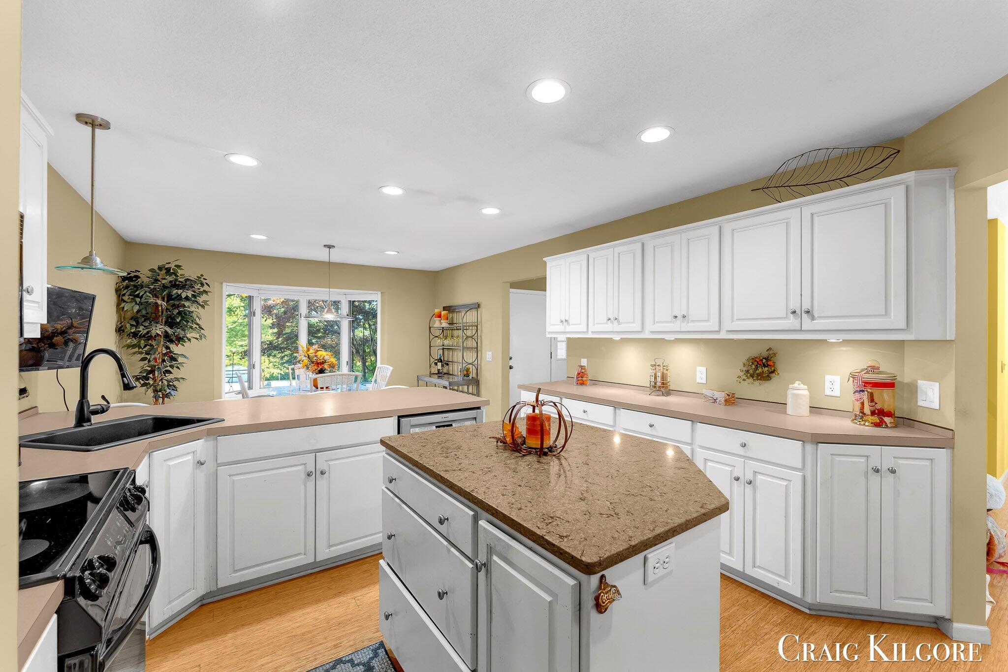 Spring Lake, Michigan, 49456, United States, 2 Bedrooms Bedrooms, ,3 BathroomsBathrooms,Residential,For Sale,2003157