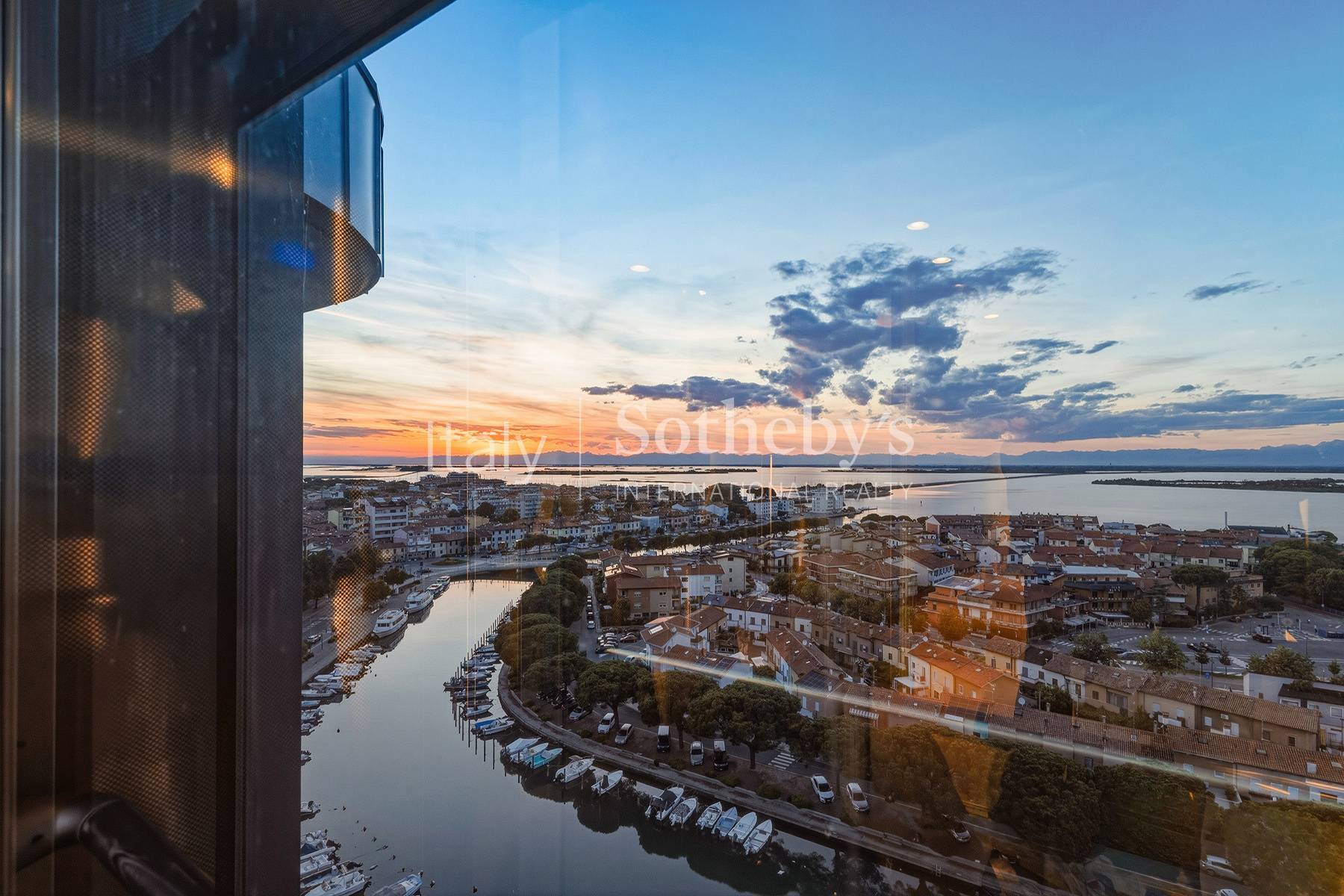  Modern penthouse with spectacular sea view in Grado - 物件實景