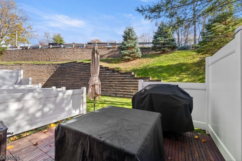 West Orange Twp., New Jersey, 07052, United States, 3 Bedrooms Bedrooms, ,3 BathroomsBathrooms,Residential,For Sale,2002469