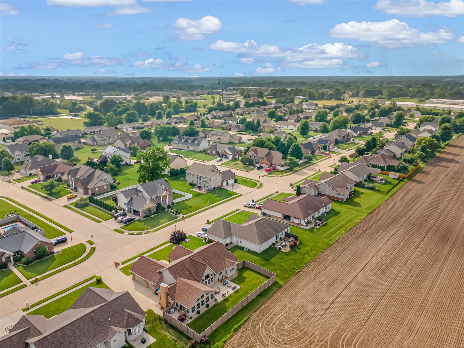 Swansea, Illinois, 62226, United States, 4 Bedrooms Bedrooms, ,4 BathroomsBathrooms,Residential,For Sale,1863975