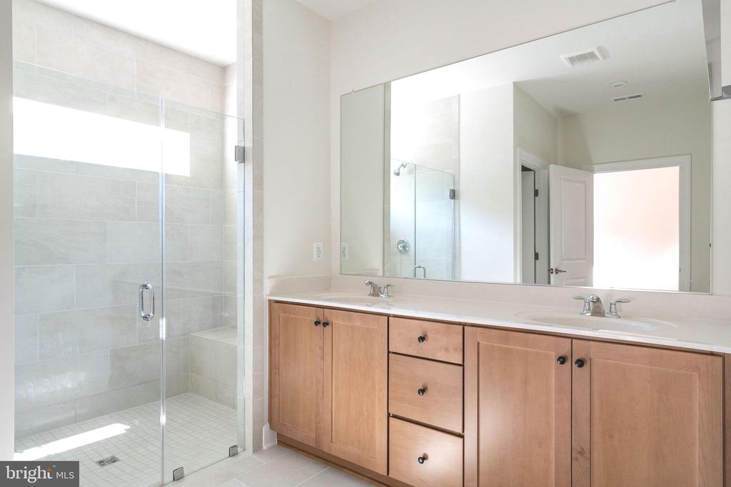 Ashburn, Virginia, 20148, United States, 3 Bedrooms Bedrooms, ,3 BathroomsBathrooms,Residential,For Sale,1841831