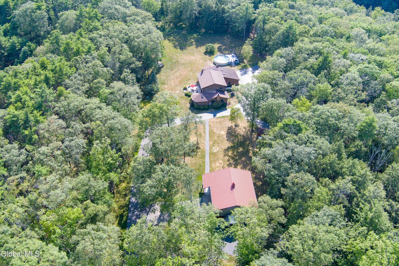 Coeymans Hollow, New York, 12046, United States, 4 Bedrooms Bedrooms, ,3 BathroomsBathrooms,Residential,For Sale,1907699