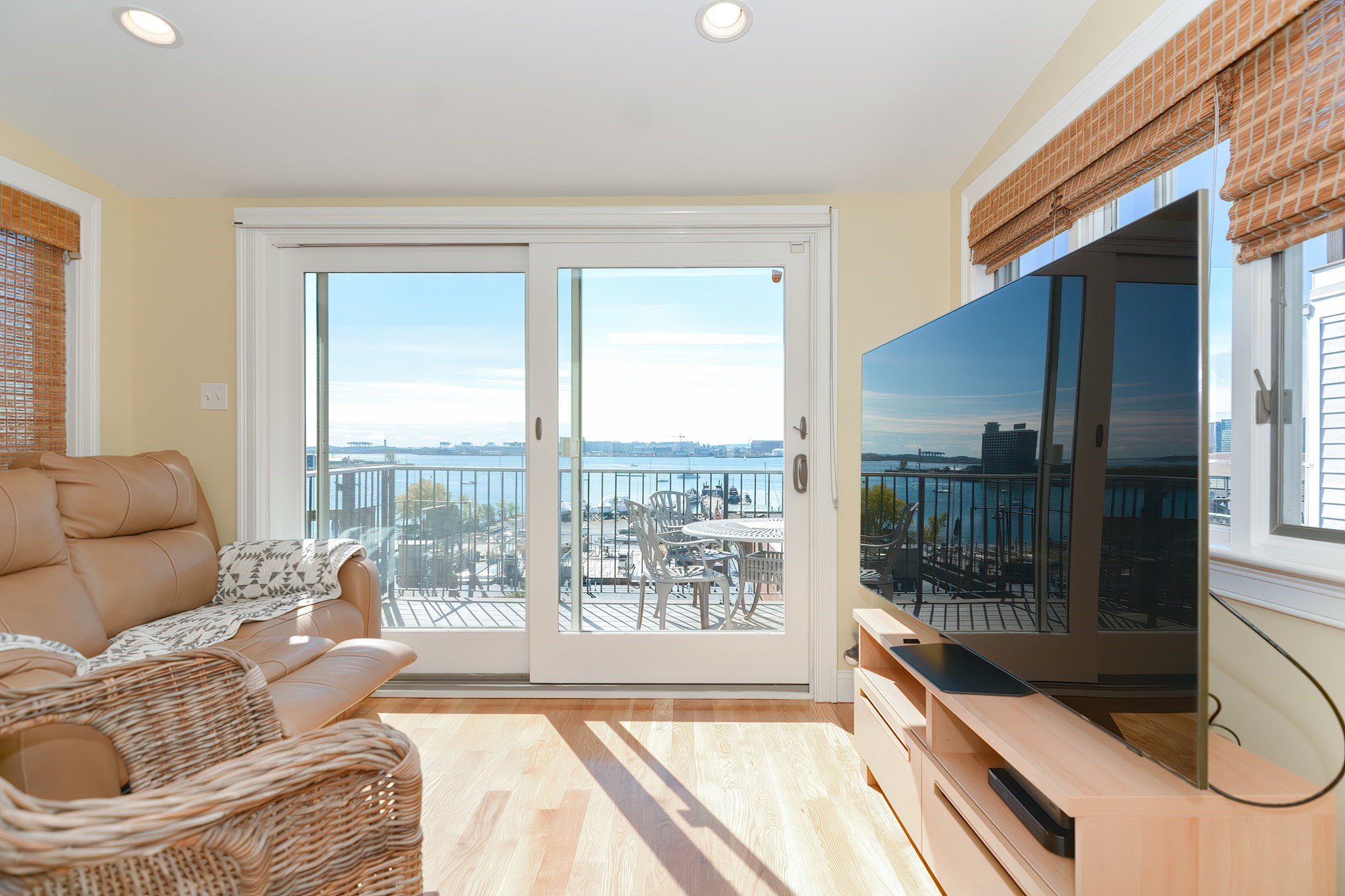East Boston, Massachusetts, 02128, United States, 2 Bedrooms Bedrooms, ,1 BathroomBathrooms,Residential,For Sale,1938178