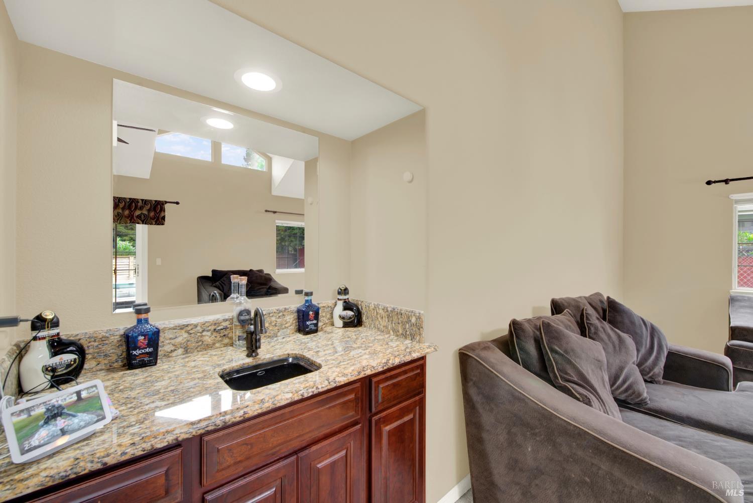 Dixon, California, 95620, United States, 5 Bedrooms Bedrooms, ,3 BathroomsBathrooms,Residential,For Sale,1992877