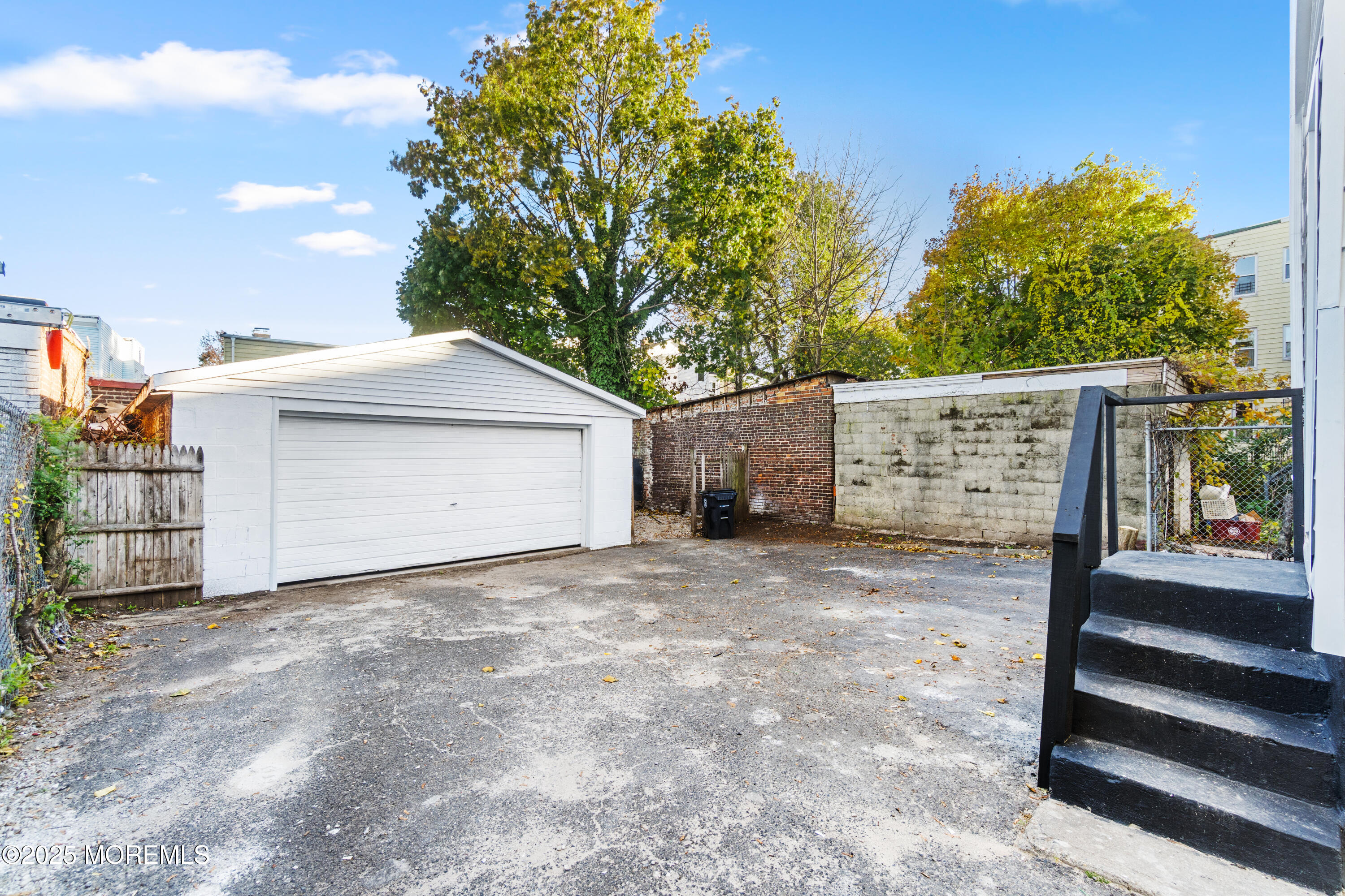 Newark, New Jersey, 07112, United States, 5 Bedrooms Bedrooms, ,2 BathroomsBathrooms,Residential,For Sale,1985719