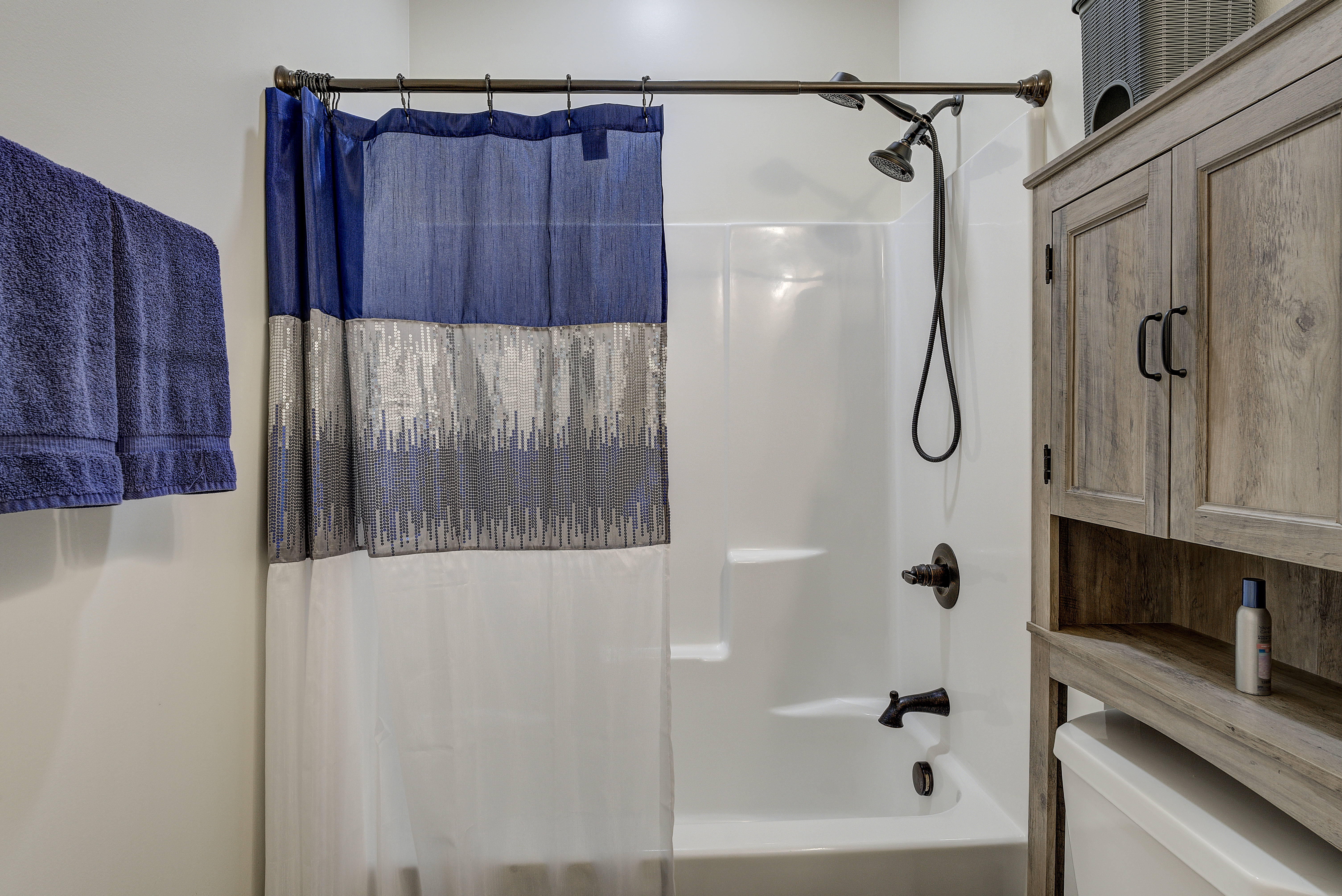 Jonesborough, Tennessee, 37659, United States, 3 Bedrooms Bedrooms, ,3 BathroomsBathrooms,Residential,For Sale,2000637