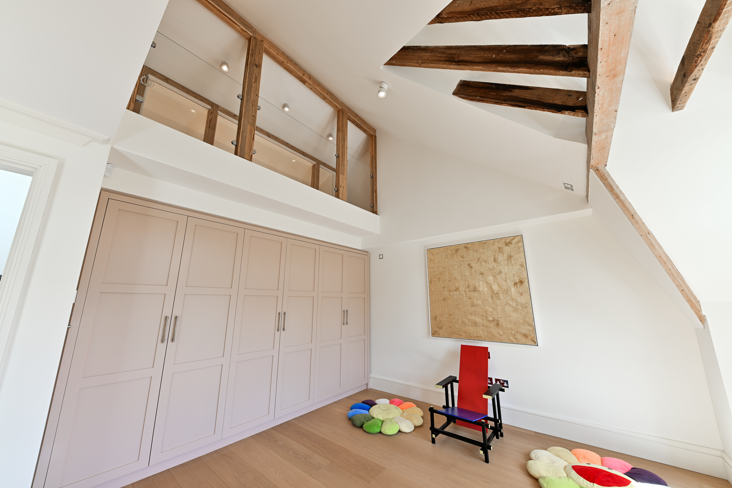  Beautiful family house overlooking Queen’s Elm Square - 物件實景