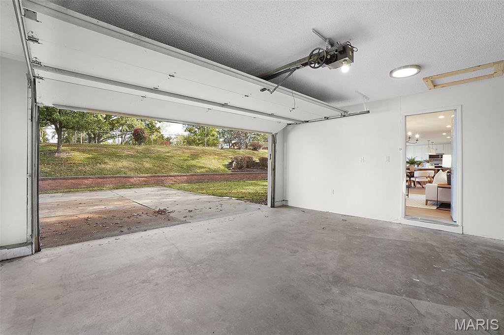 Ellisville, Missouri, 63011, United States, 4 Bedrooms Bedrooms, ,3 BathroomsBathrooms,Residential,For Sale,1989031