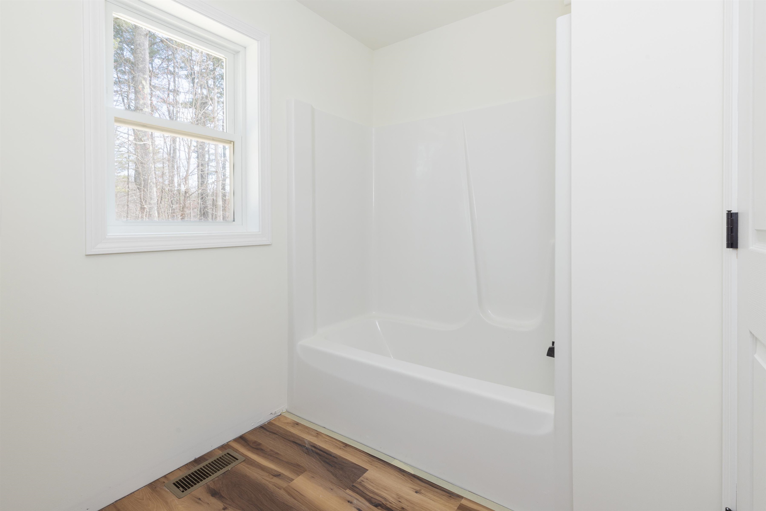 Lebanon, Maine, 04027, United States, 3 Bedrooms Bedrooms, ,3 BathroomsBathrooms,Residential,For Sale,1920819