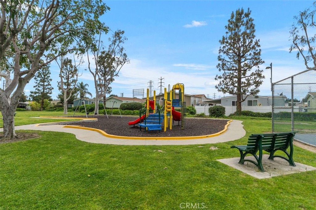 Long Beach, California, 90810, United States, 3 Bedrooms Bedrooms, ,2 BathroomsBathrooms,Residential,For Sale,1828564