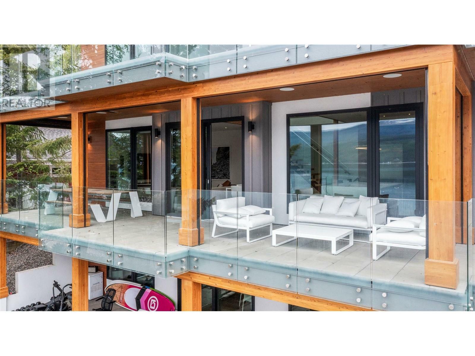 ANGLEMONT, British Columbia, V0E 1M8, CA, 5 Bedrooms Bedrooms, ,3 BathroomsBathrooms,Residential,For Sale,1836909